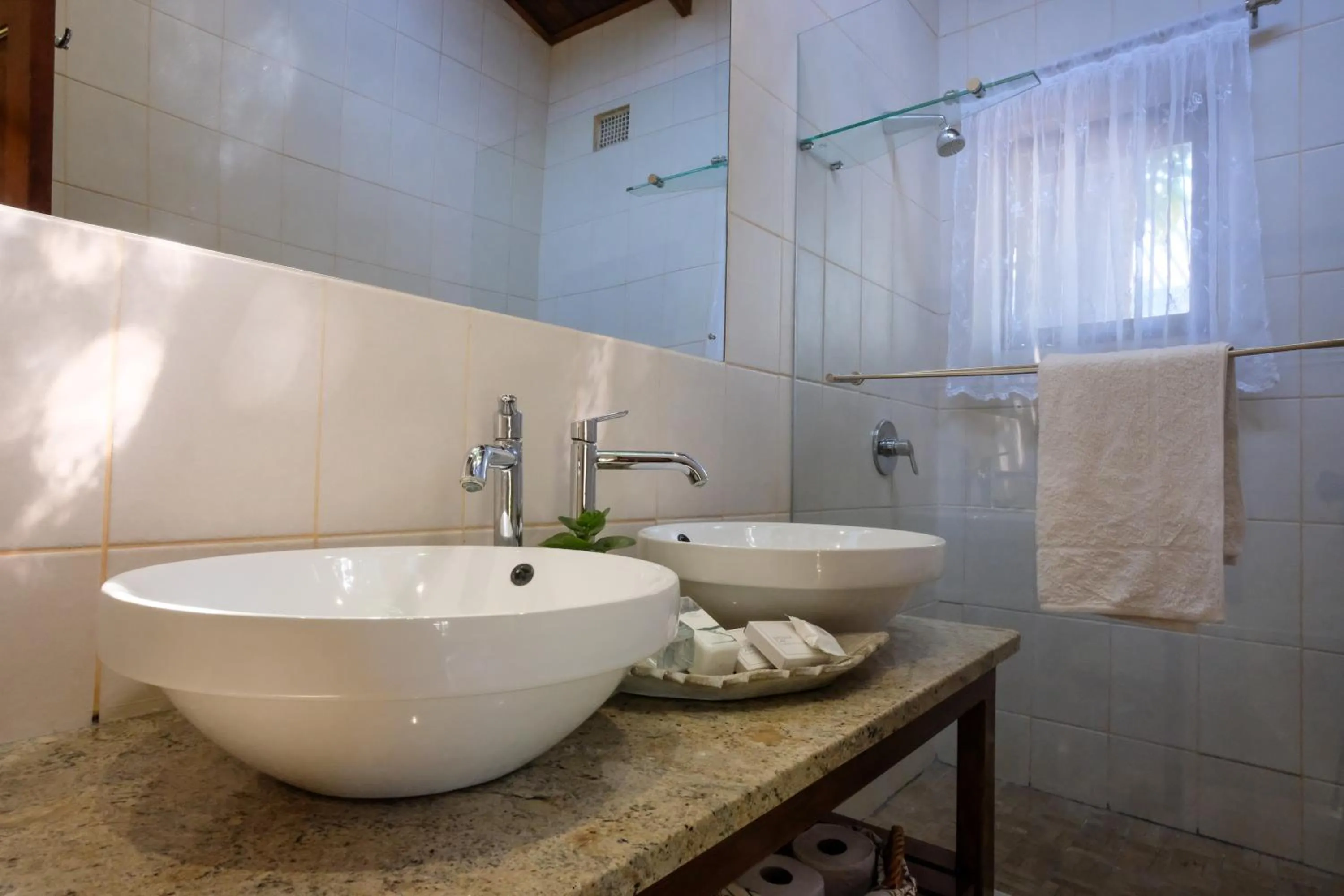 Shower in Whalesong Guest House