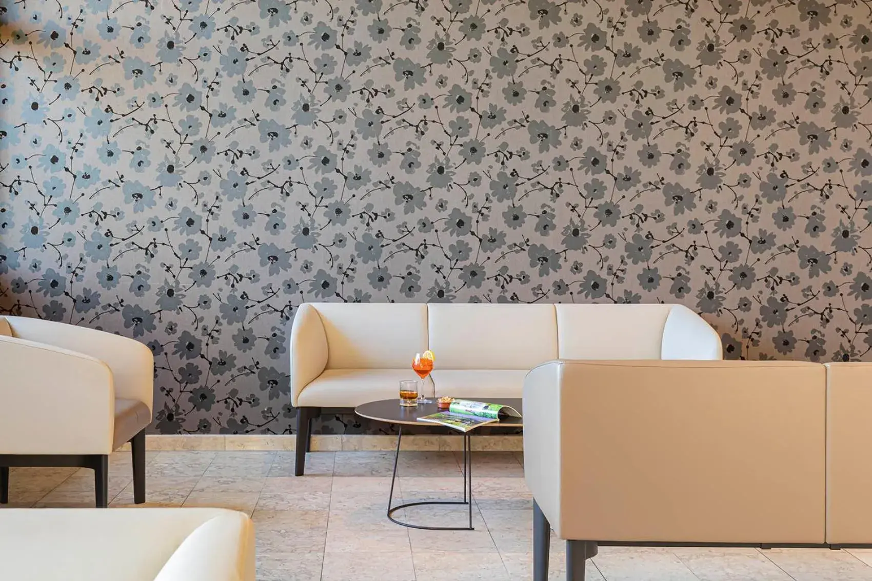 Lounge or bar in Logis Lyon Est Porte de l'Ain Lounge or bar in Logis Lyon Est Porte de l'Ain