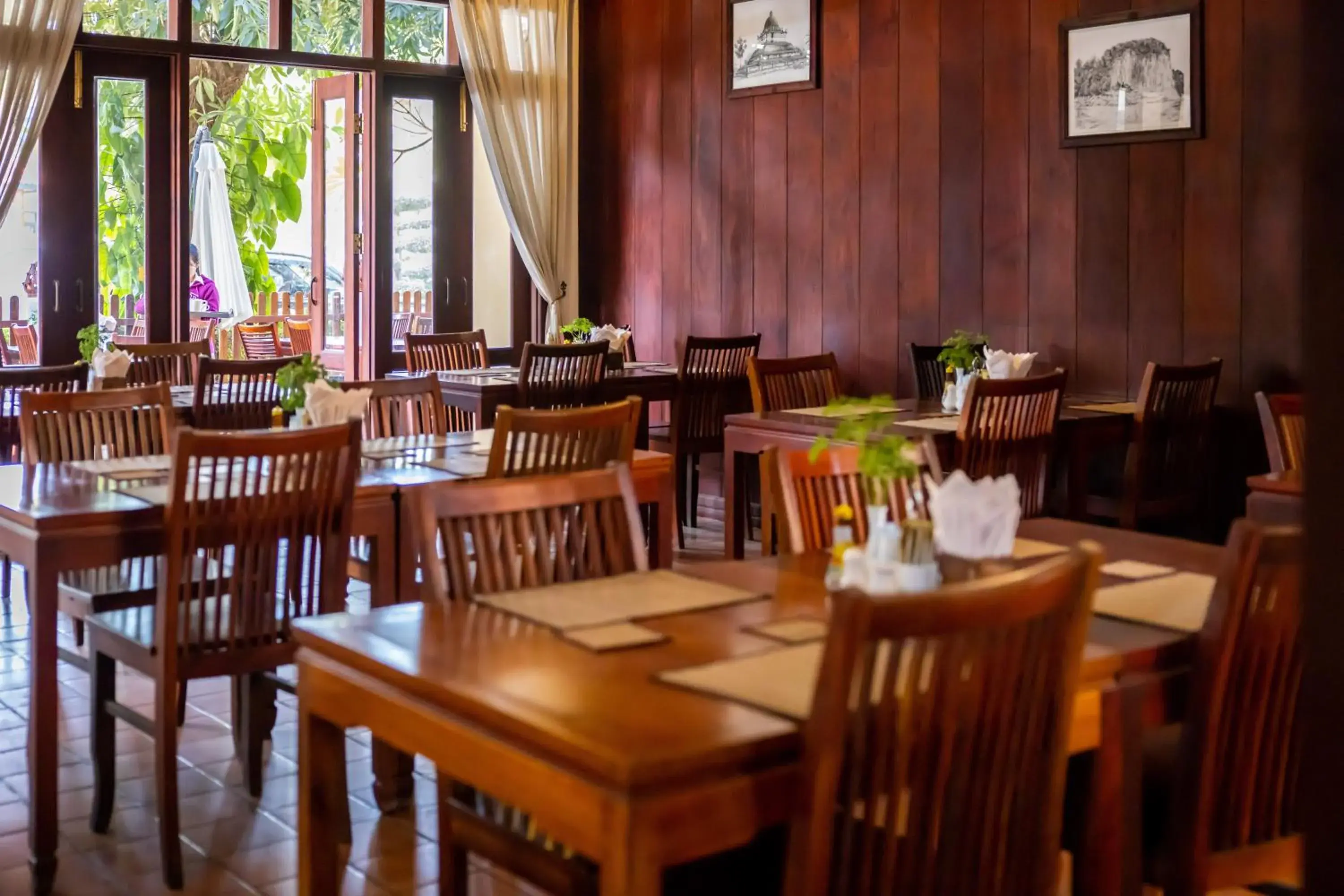 Restaurant/places to eat in Sada Hotel Restaurant/places to eat in Sada Hotel