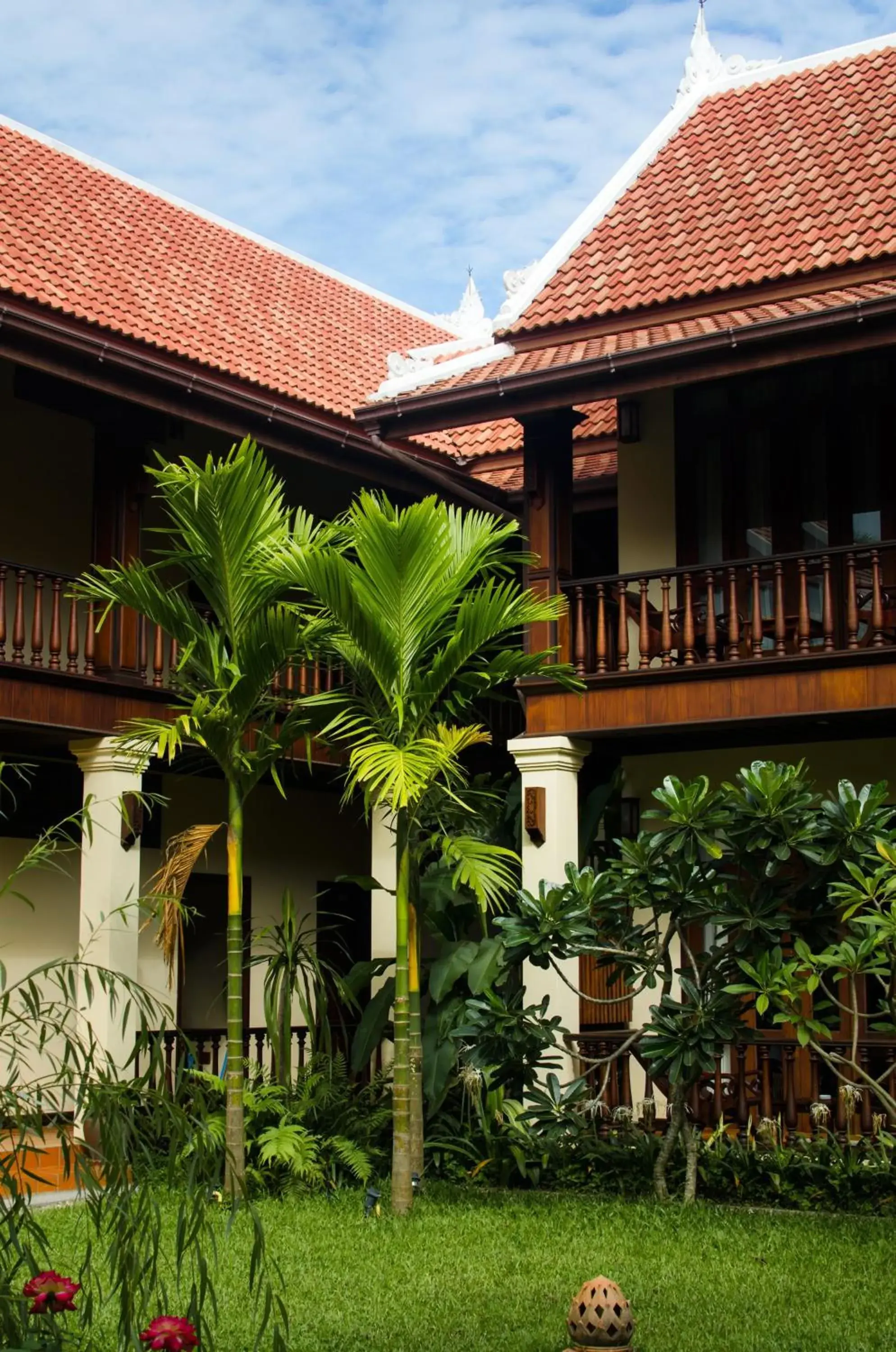 Facade/entrance in Sada Hotel Facade/entrance in Sada Hotel