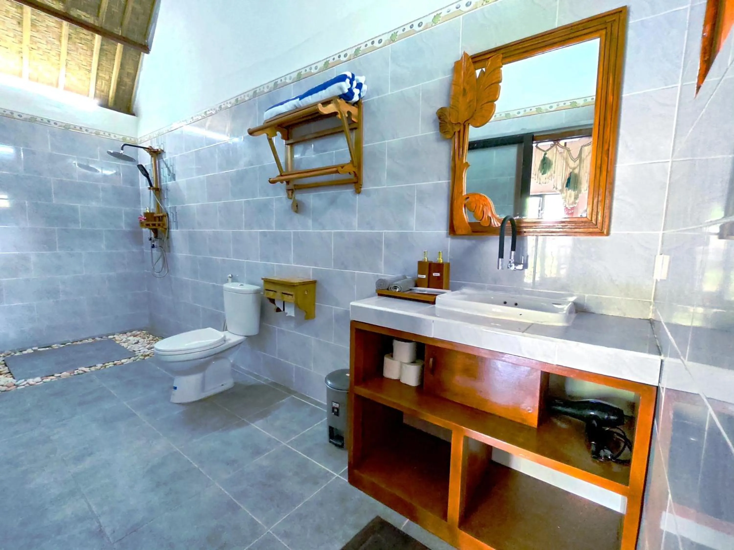 Shower in Meket Bungalows