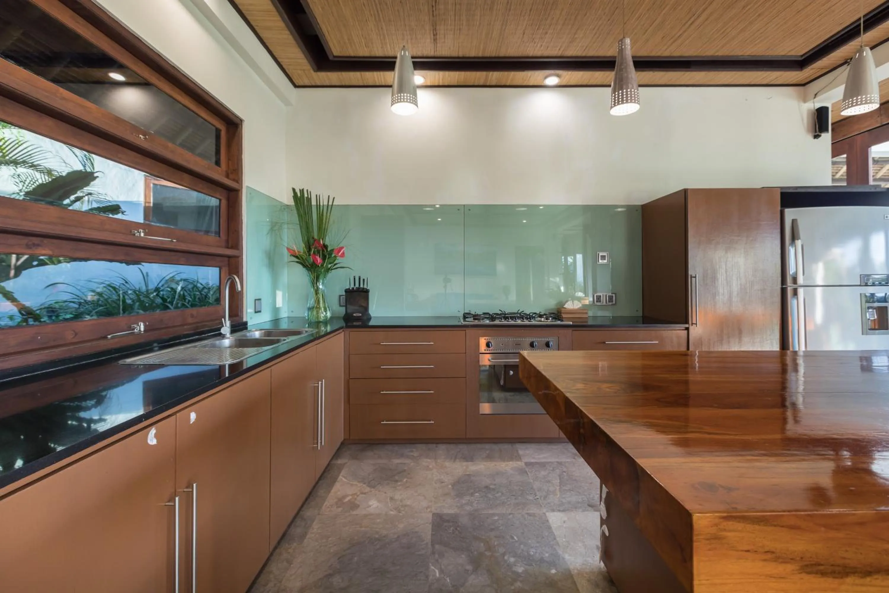 Kitchen or kitchenette in Villa Djani Balangan by Nagisa Bali