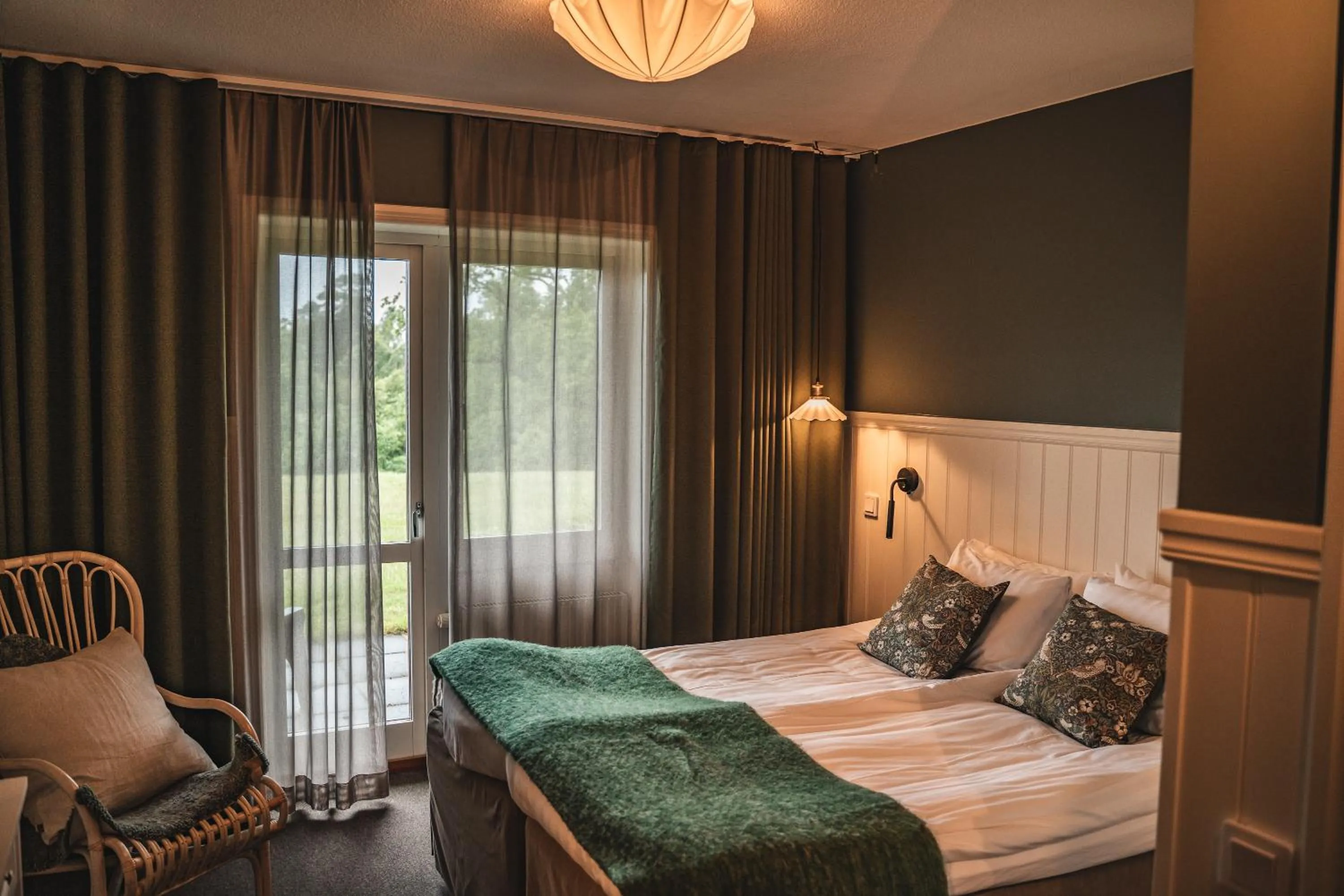 Property building, Bed in Två Skyttlar