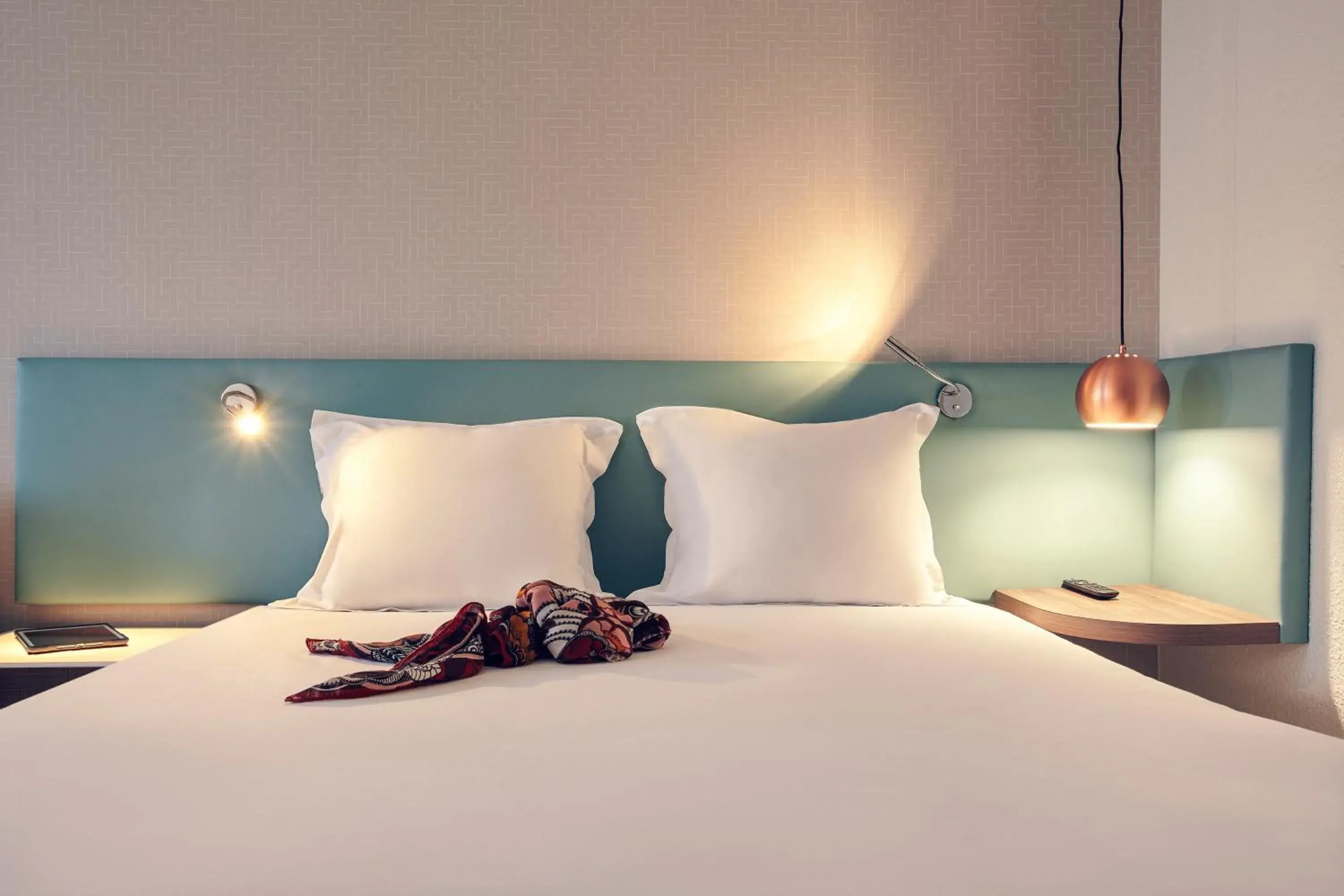 Bed in Hôtel Mercure Marne-la-Vallée Bussy St Georges Bed in Hôtel Mercure Marne-la-Vallée Bussy St Georges