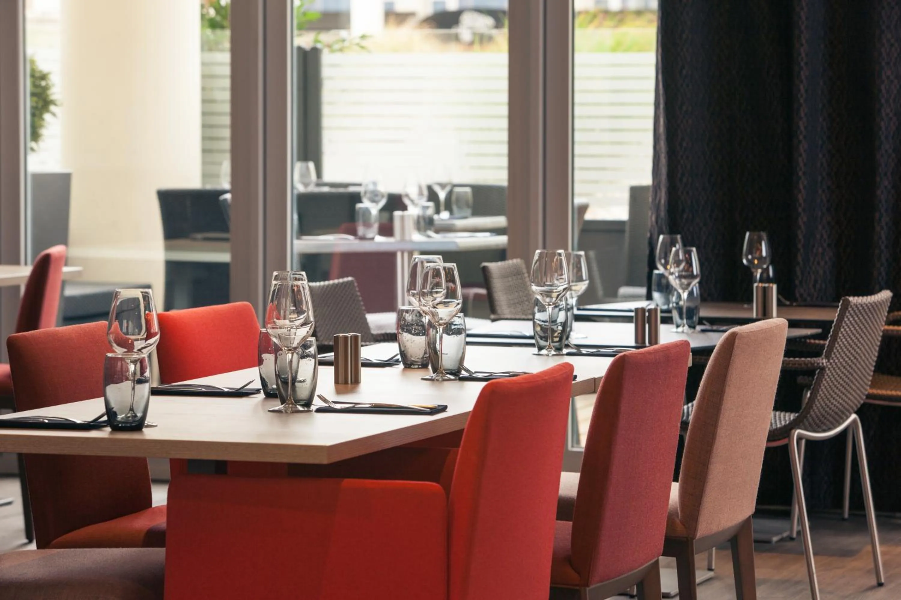 Restaurant/places to eat in Hôtel Mercure Marne-la-Vallée Bussy St Georges