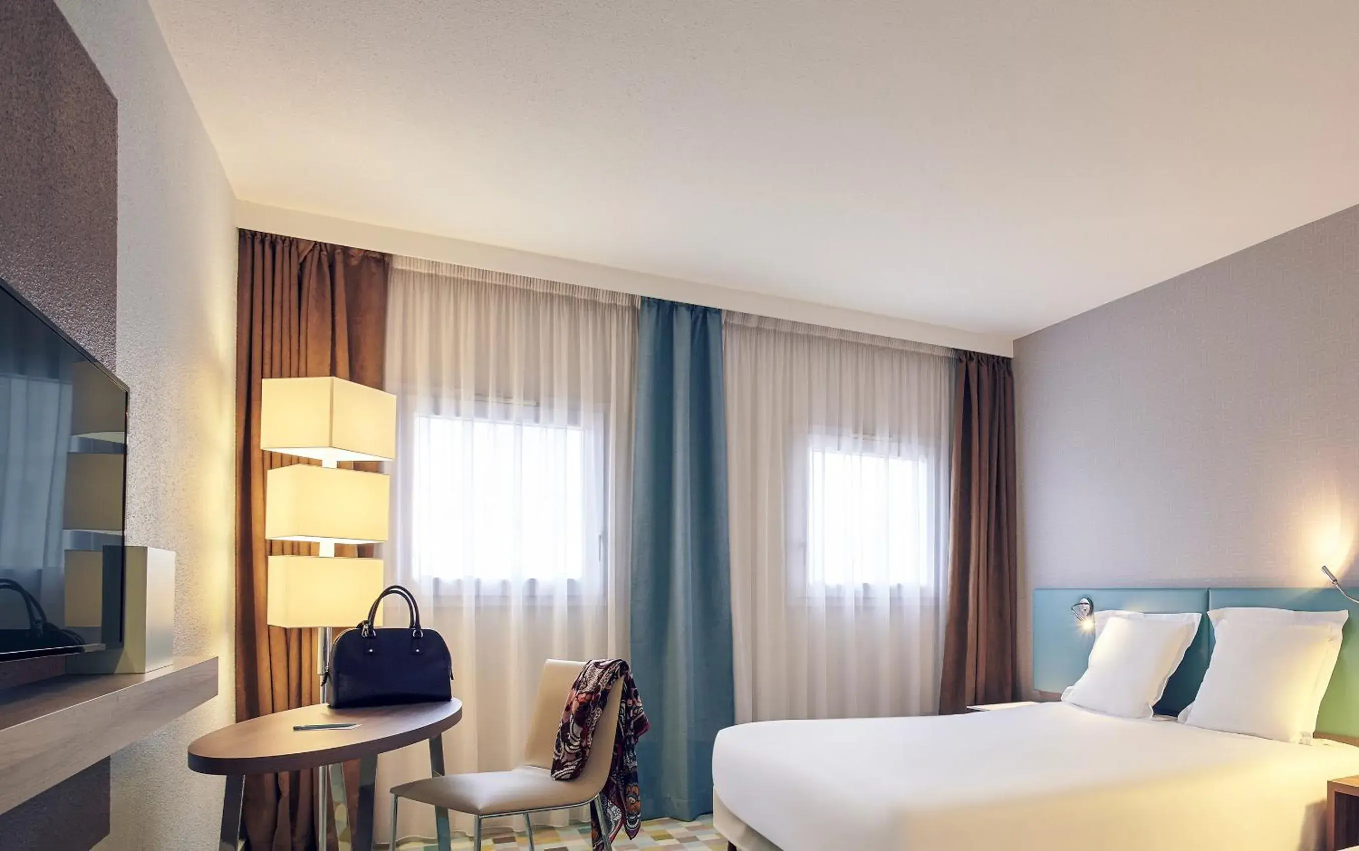 Bed in Hôtel Mercure Marne-la-Vallée Bussy St Georges Bed in Hôtel Mercure Marne-la-Vallée Bussy St Georges