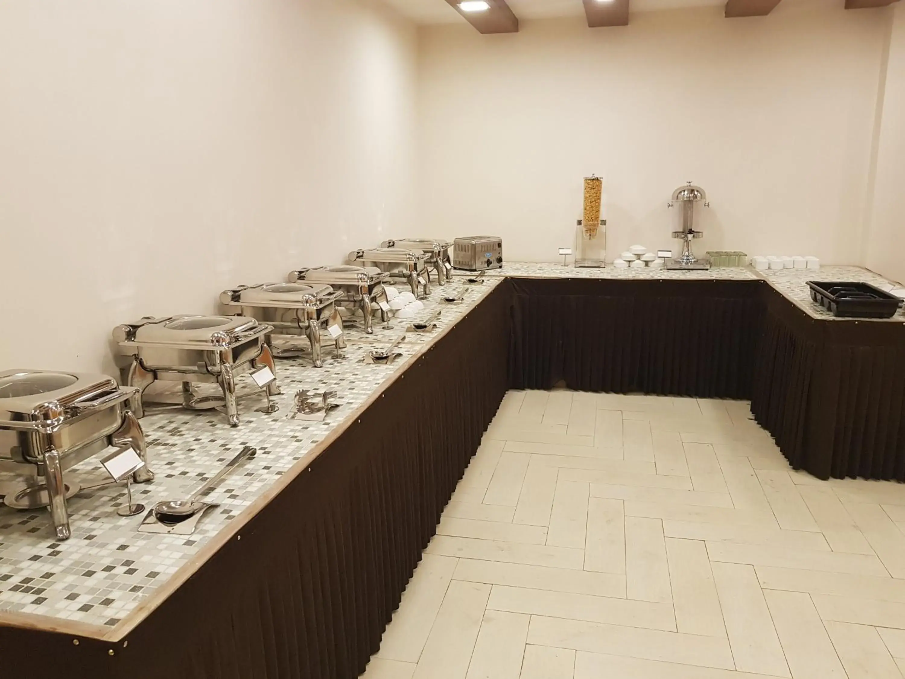 Restaurant/places to eat in Hotel Devlok Primal Restaurant/places to eat in Hotel Devlok Primal