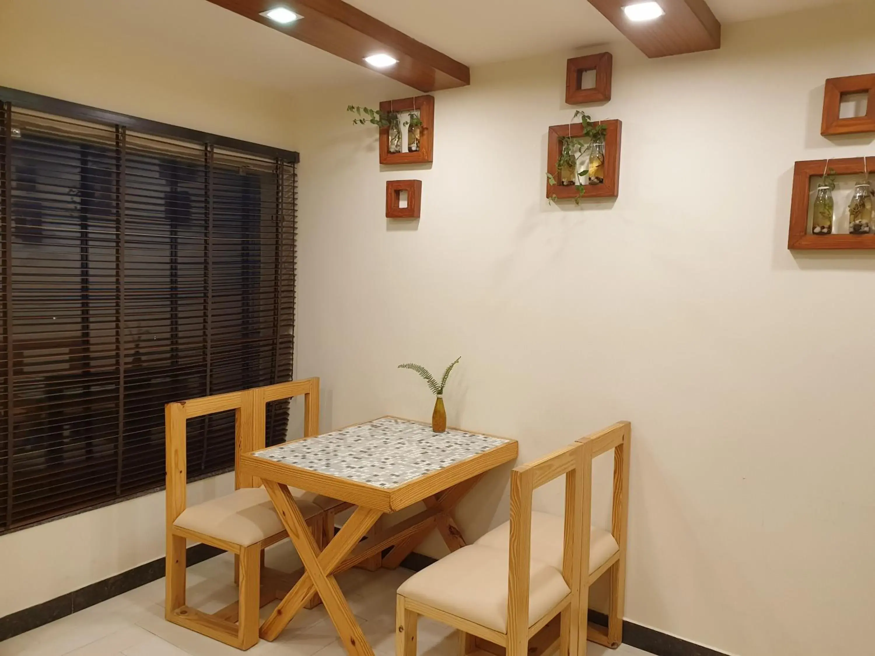 Restaurant/places to eat in Hotel Devlok Primal Restaurant/places to eat in Hotel Devlok Primal