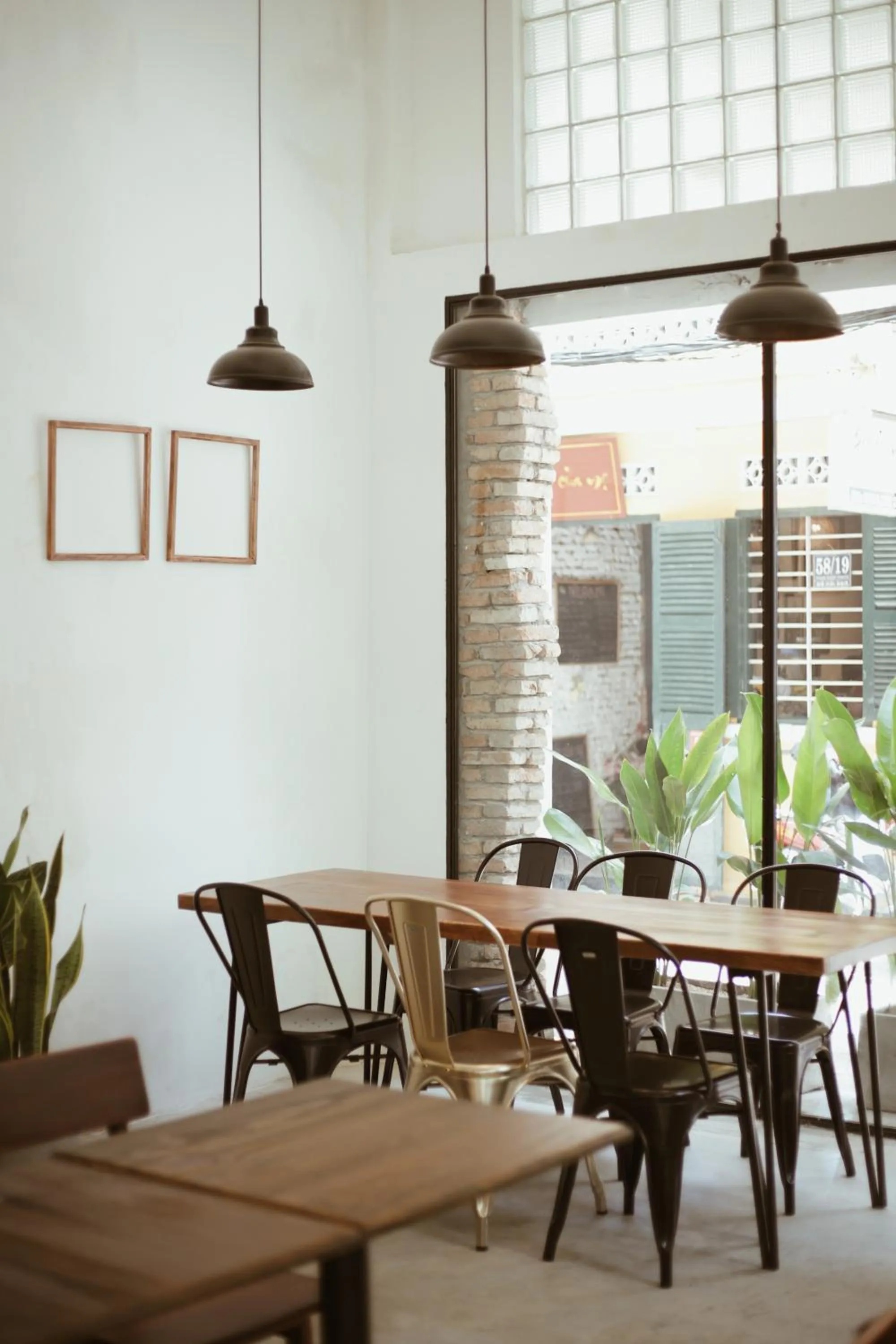 Restaurant/places to eat in Leaf Signature Hotel - Lá Group