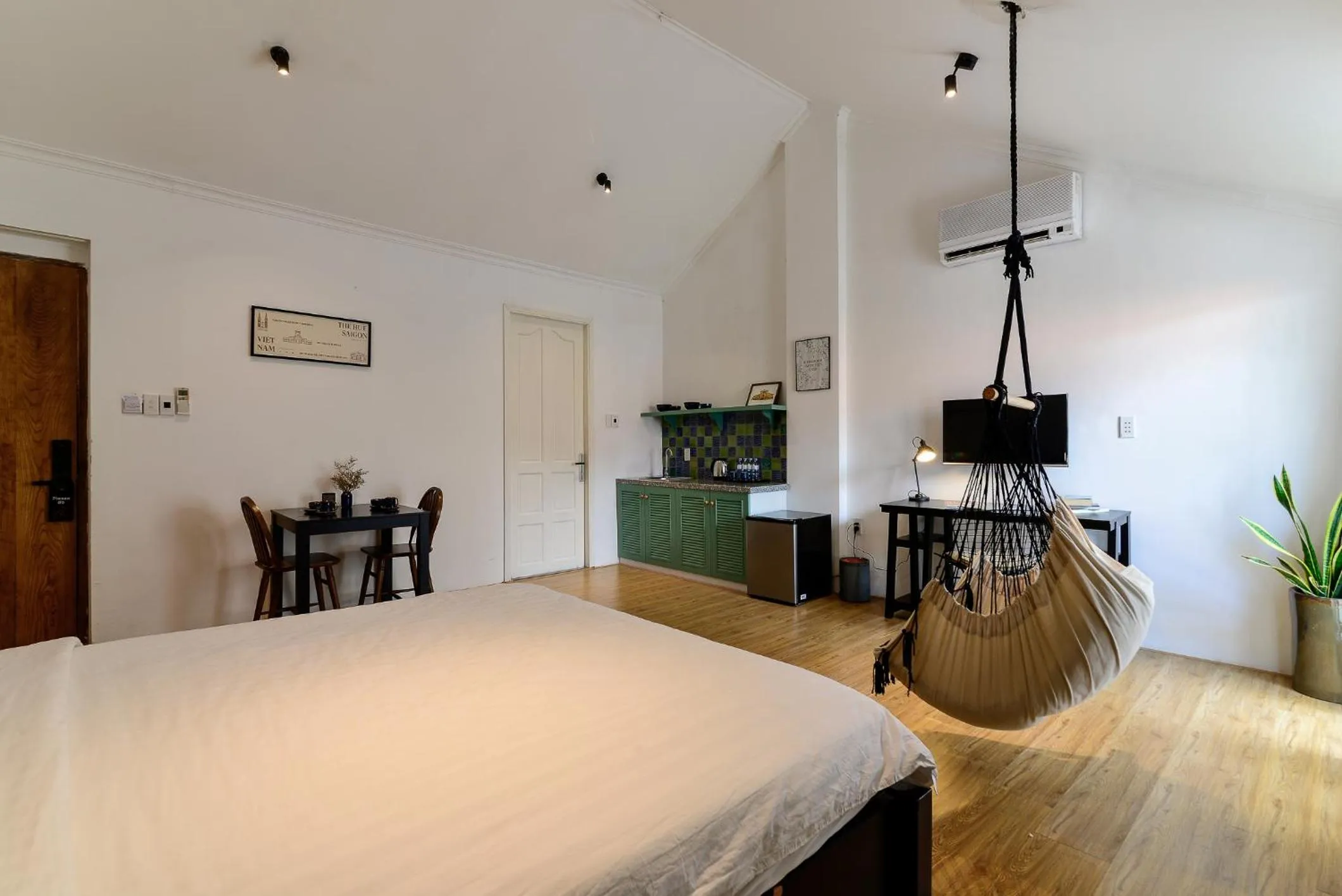 Bed in Leaf Signature Hotel - Lá Group