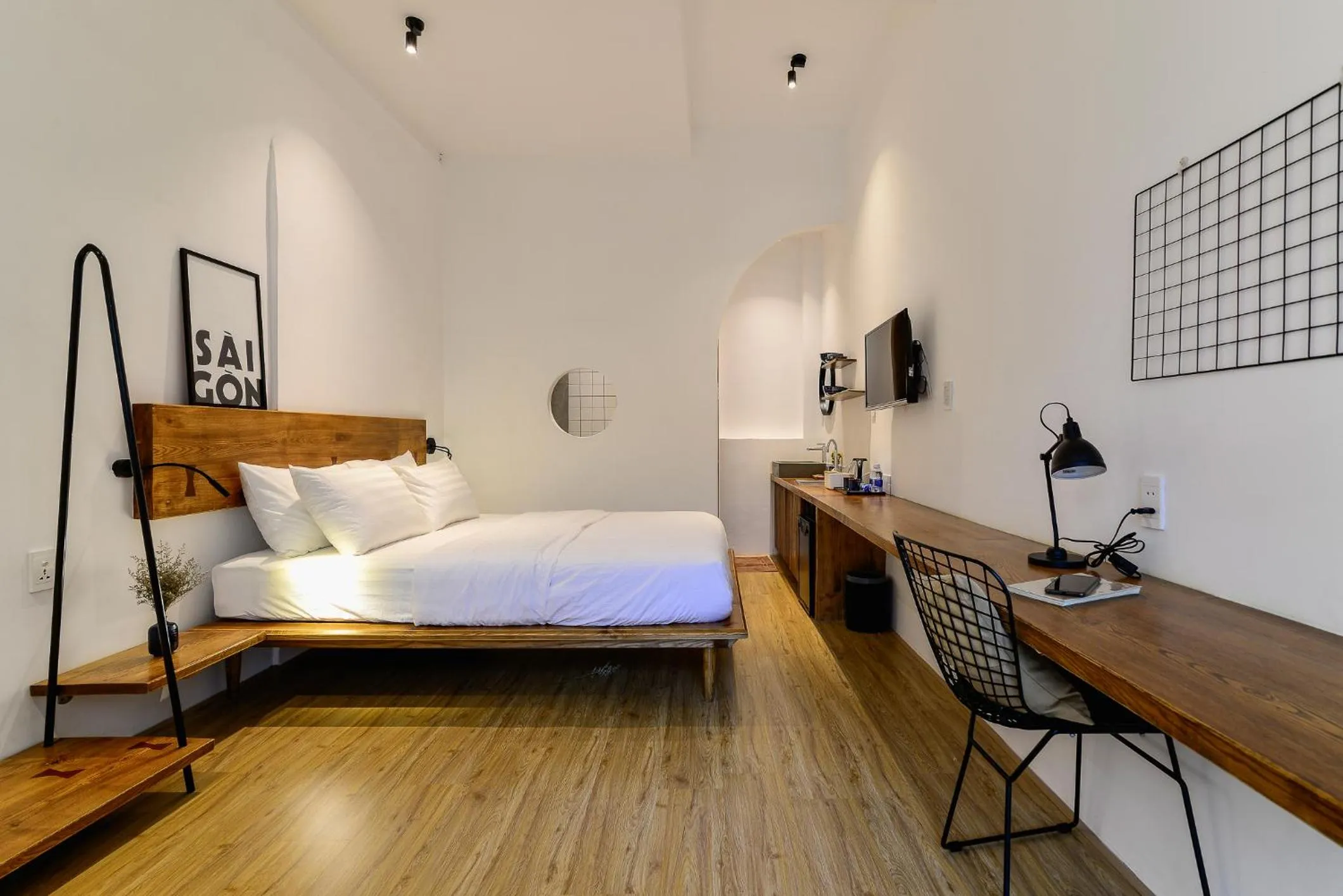 Photo of the whole room, Bed in Leaf Signature Hotel - Lá Group