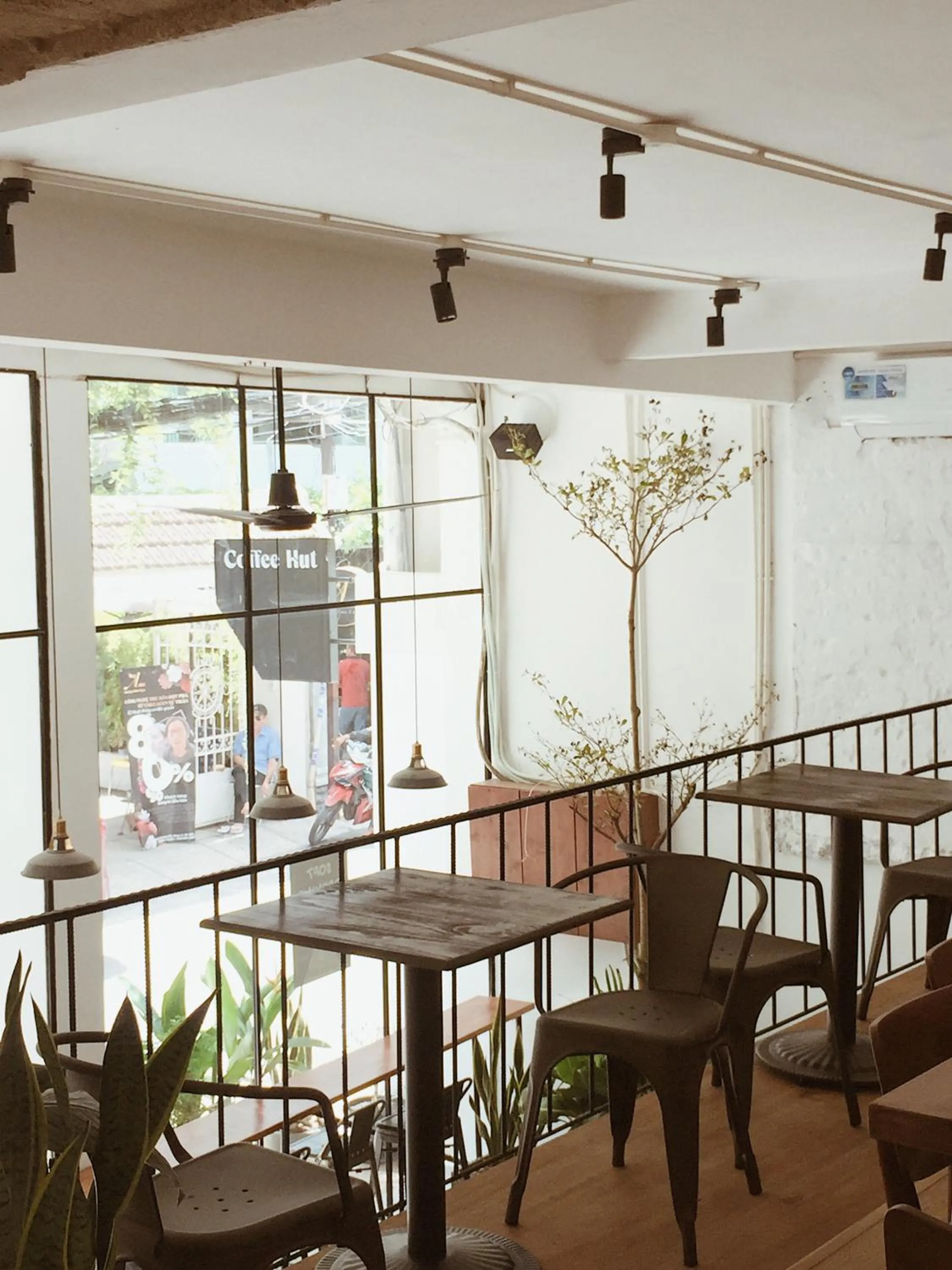 Restaurant/places to eat in Leaf Signature Hotel - Lá Group