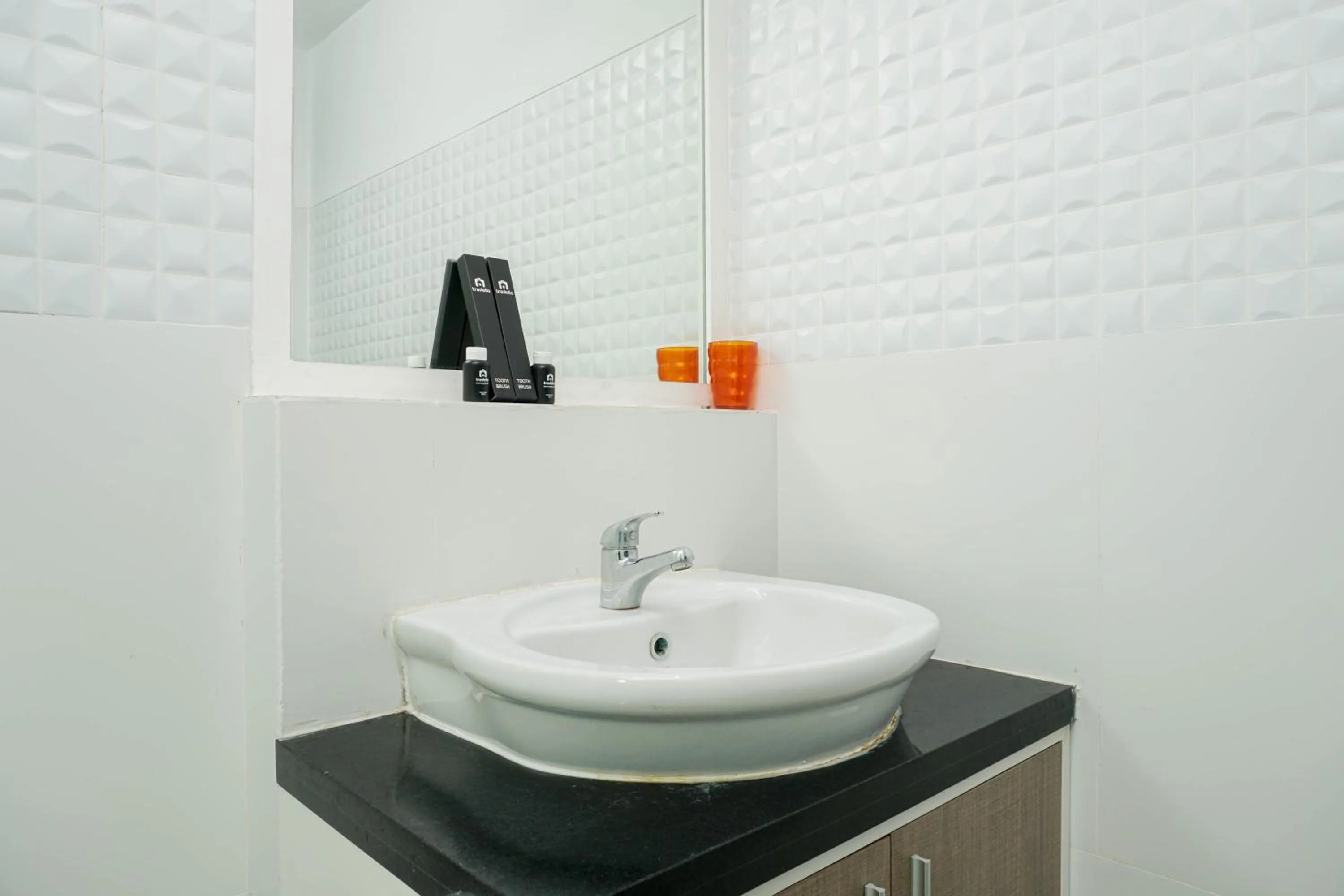 Spacious 3BR Ambassade Kuningan Apartment By Travelio