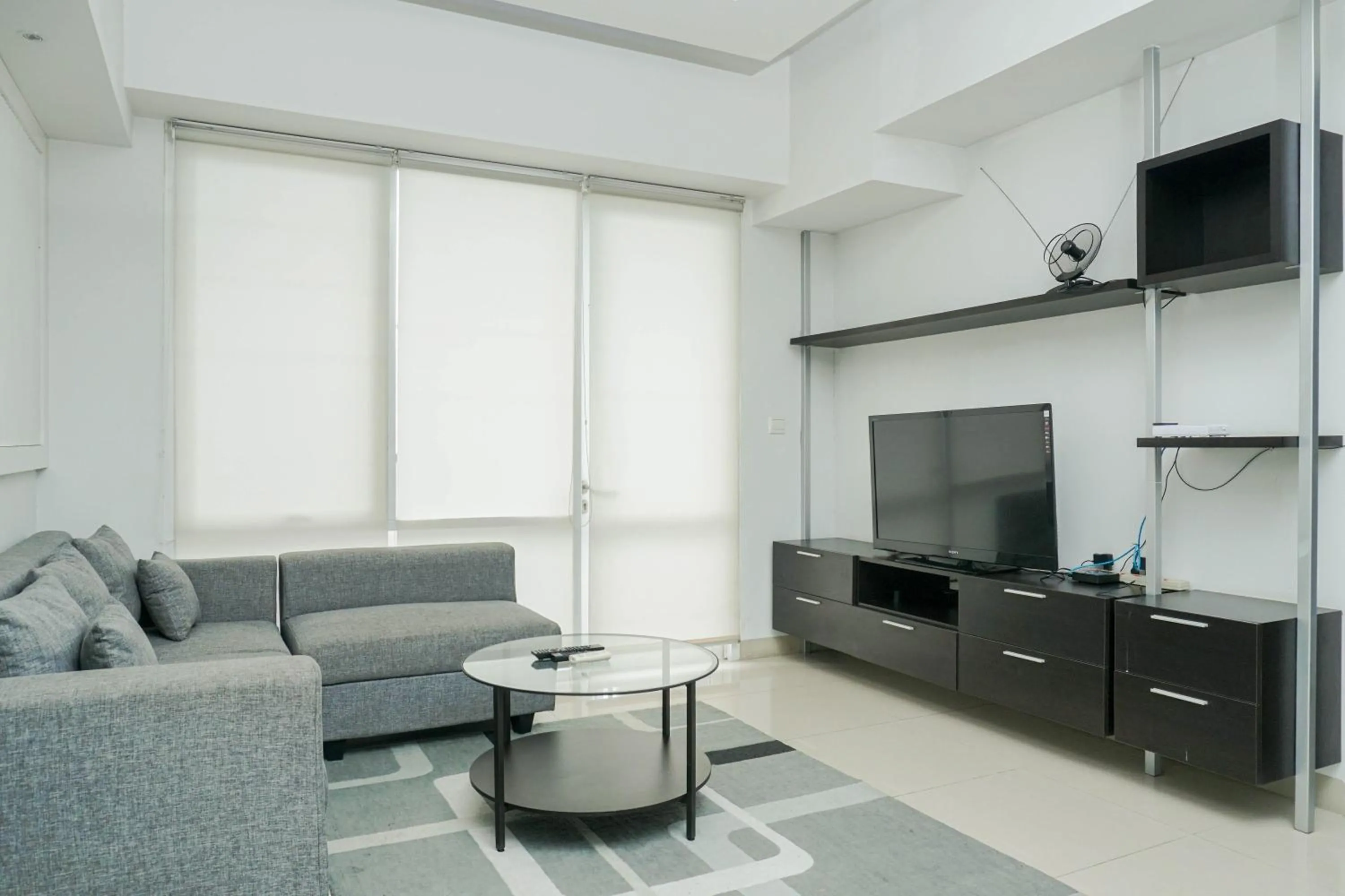 Spacious 3BR Ambassade Kuningan Apartment By Travelio