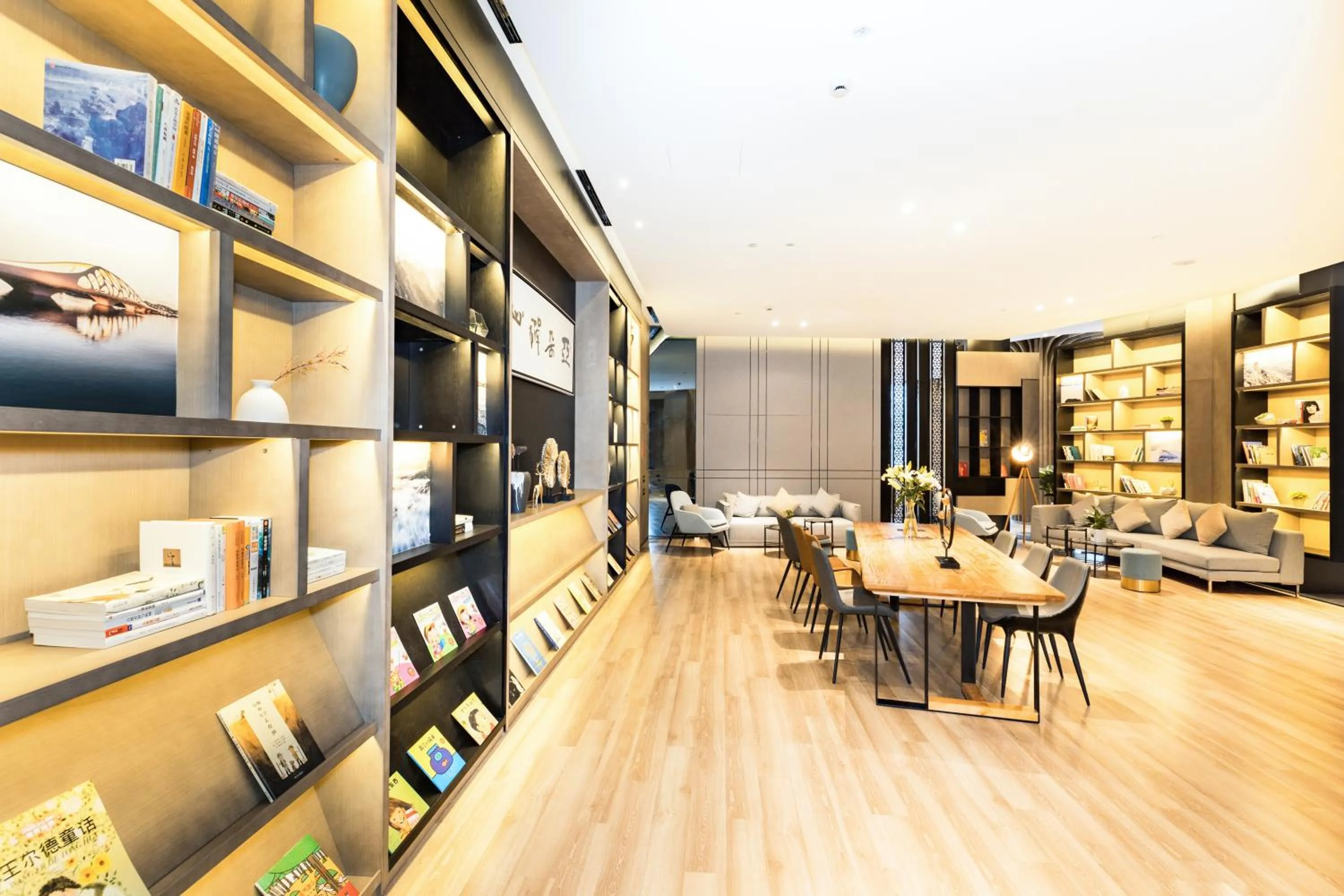 Lobby or reception in Atour Jiaozhou Qingdao Hotel