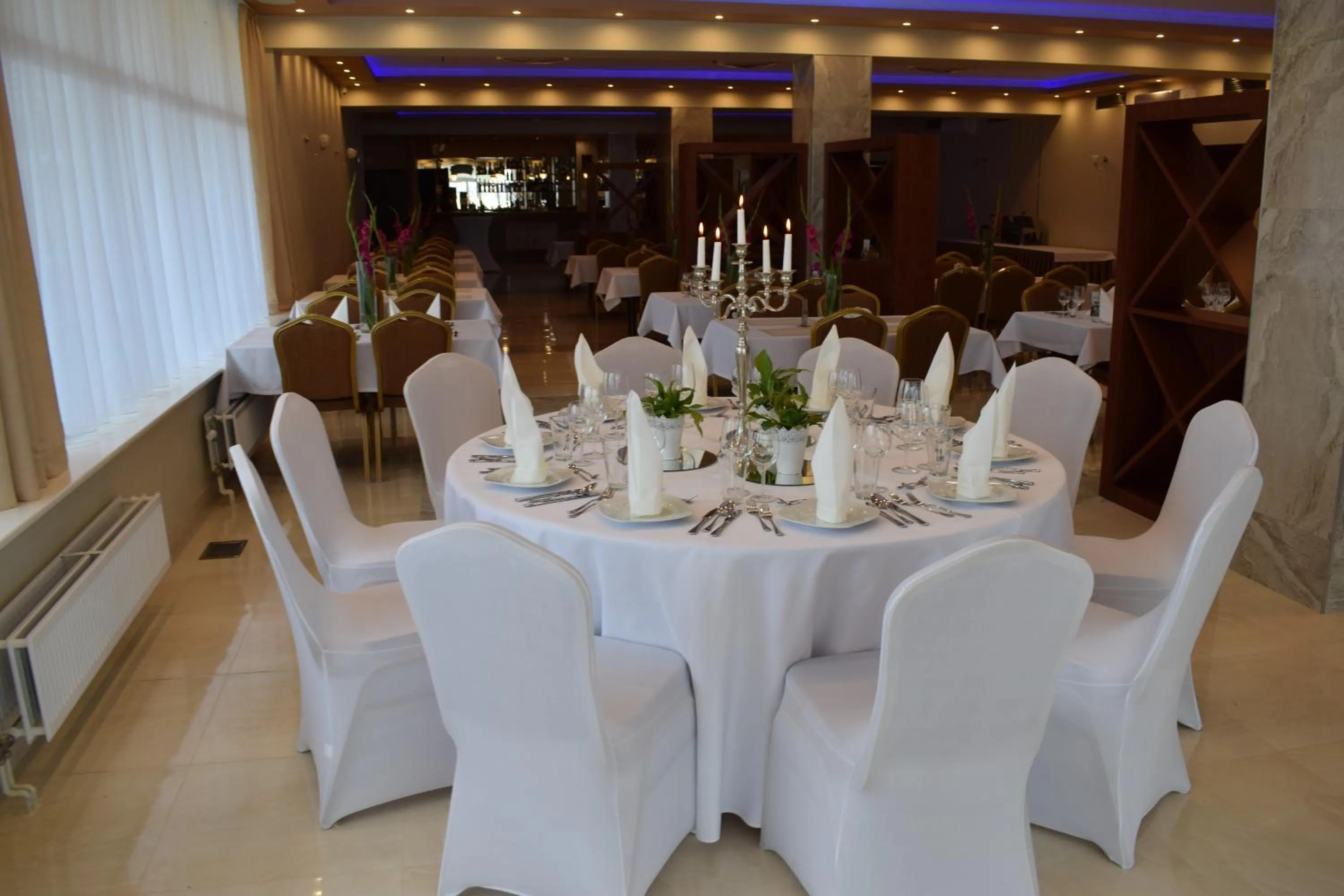 Restaurant/places to eat in Hotel Biały