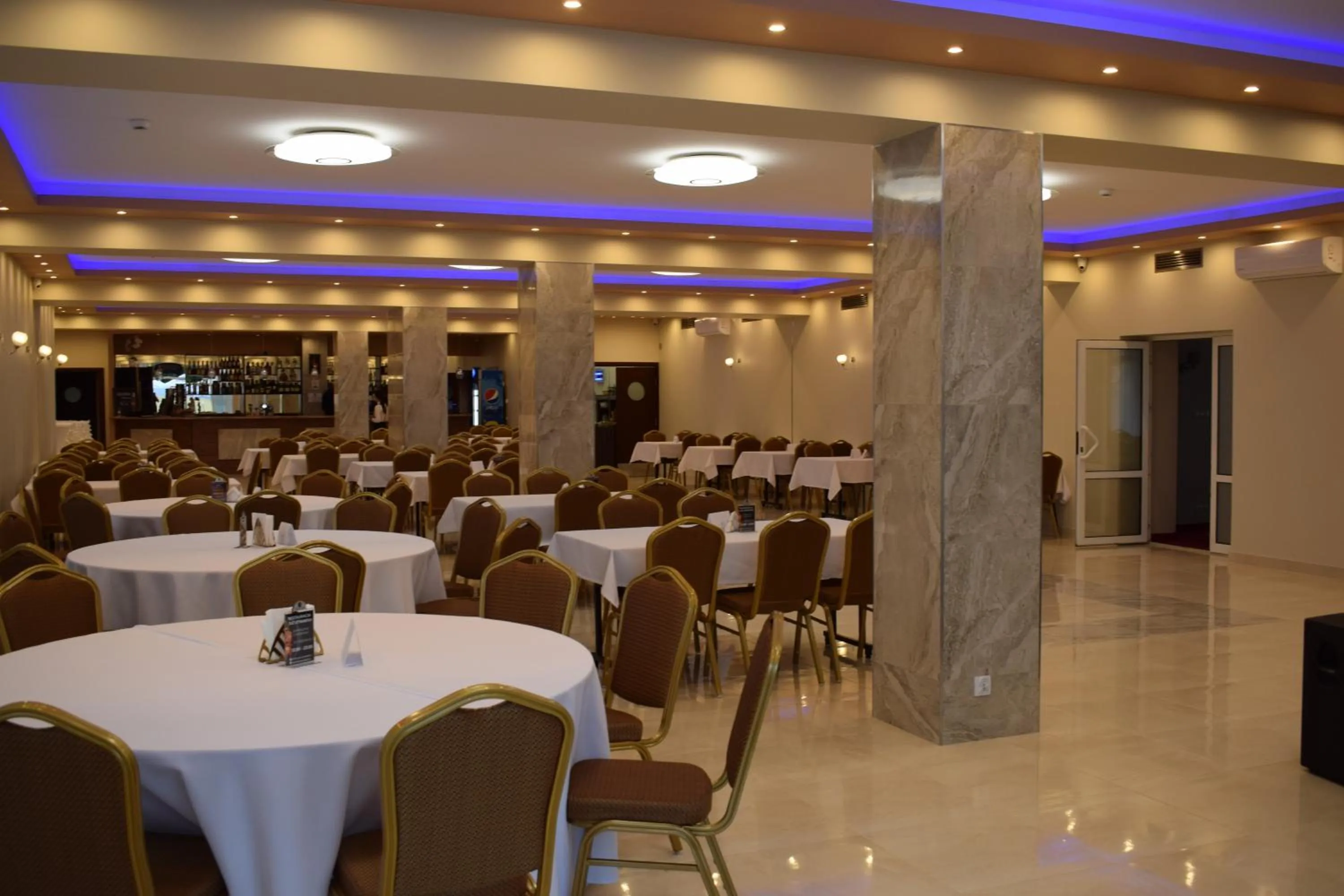 Restaurant/places to eat in Hotel Biały