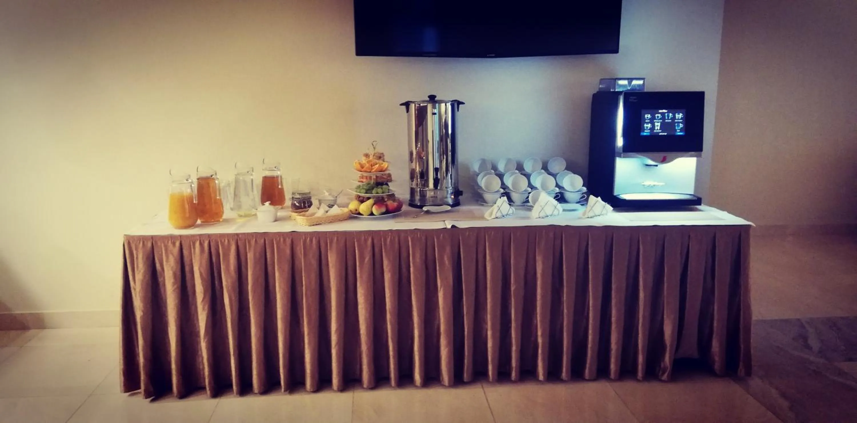 Food and drinks in Hotel Biały