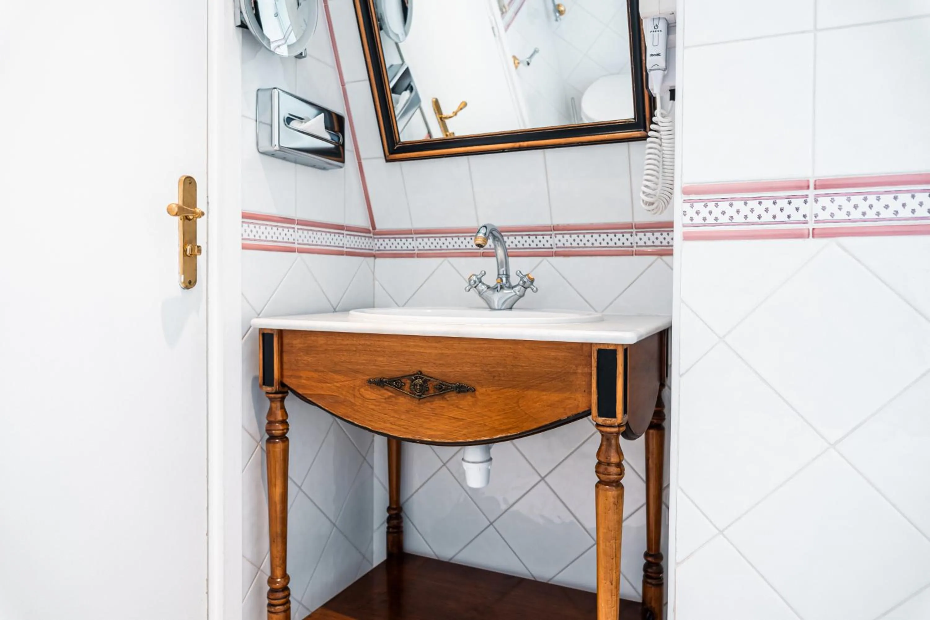 Bathroom in Maison Eugenie