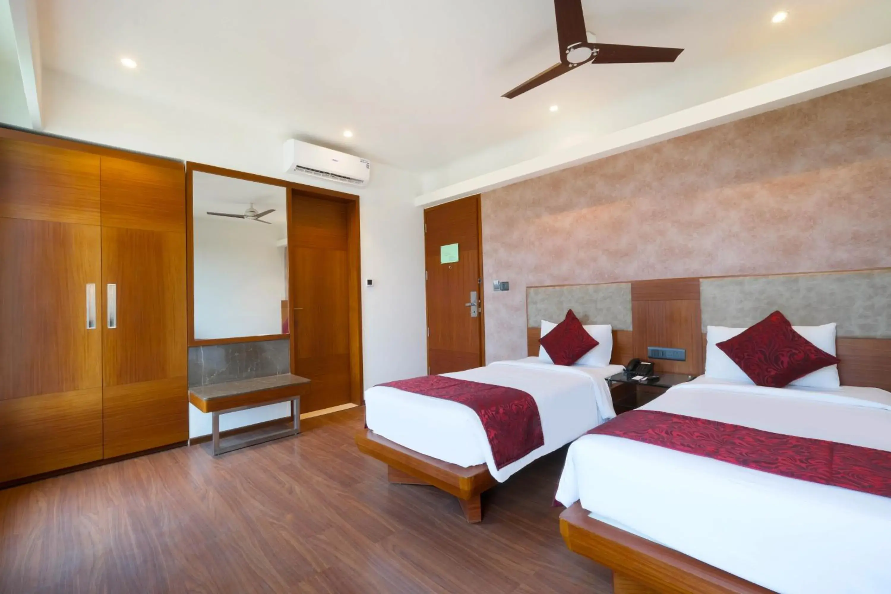 Bed in 7 Apple Hotel - Viman Nagar Pune Bed in 7 Apple Hotel - Viman Nagar Pune