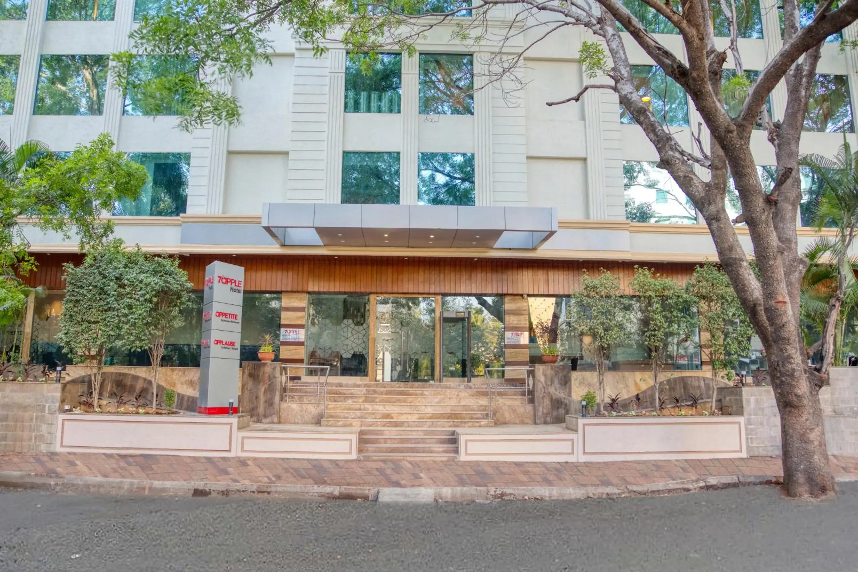 Property building in 7 Apple Hotel - Viman Nagar Pune Property building in 7 Apple Hotel - Viman Nagar Pune
