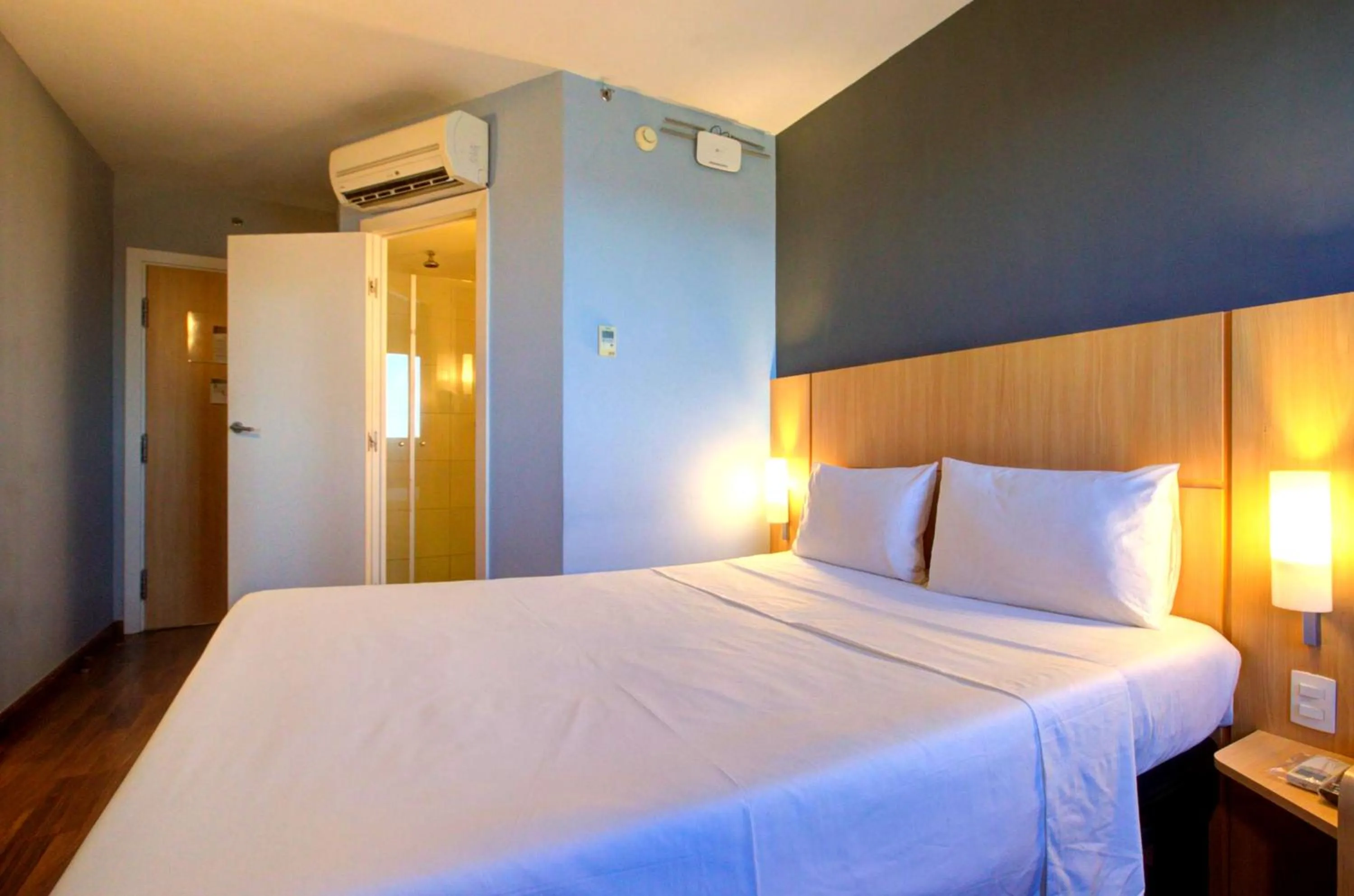 Bed in ibis Vitoria Praia de Camburi