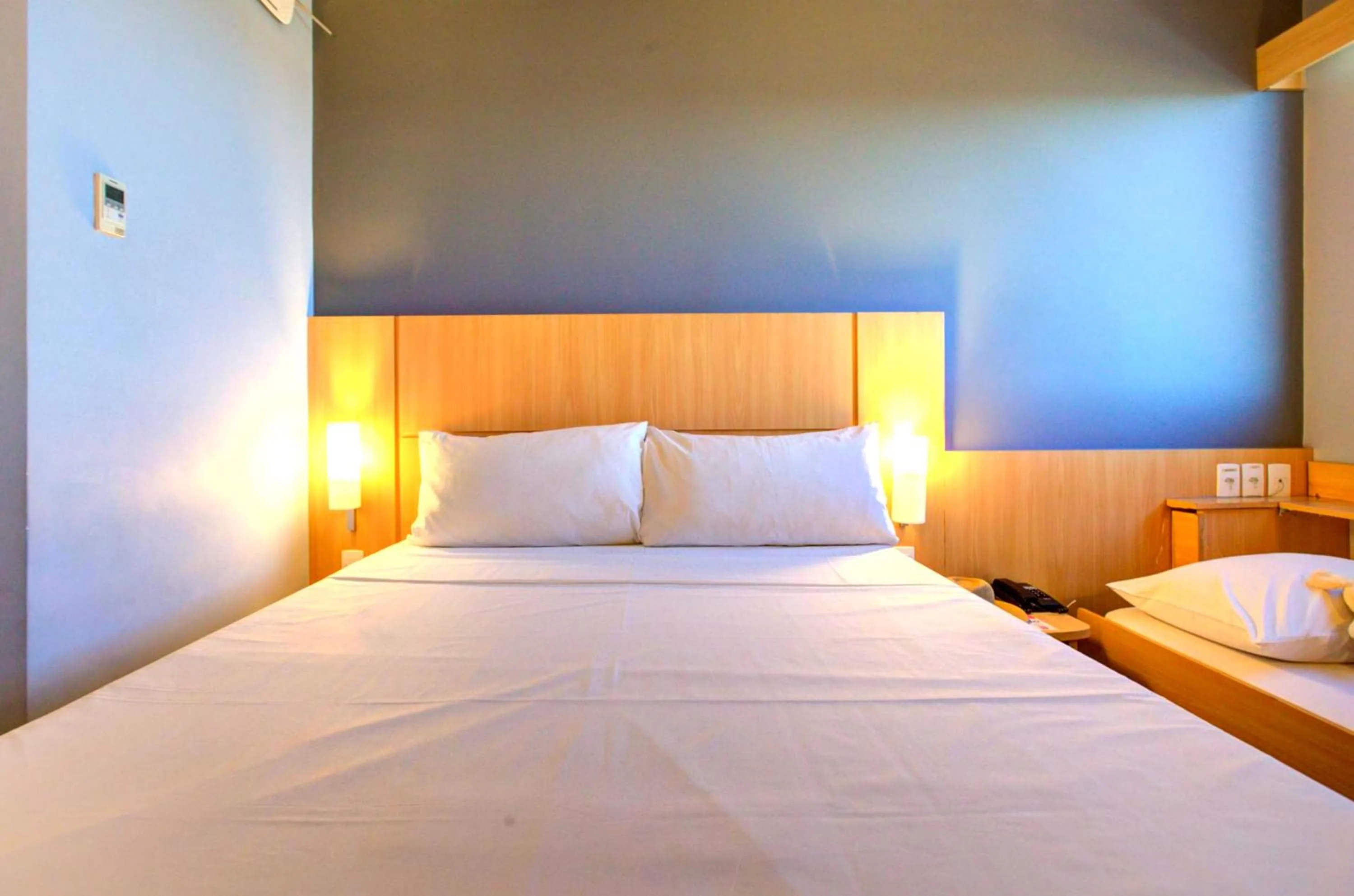 Bed in ibis Vitoria Praia de Camburi