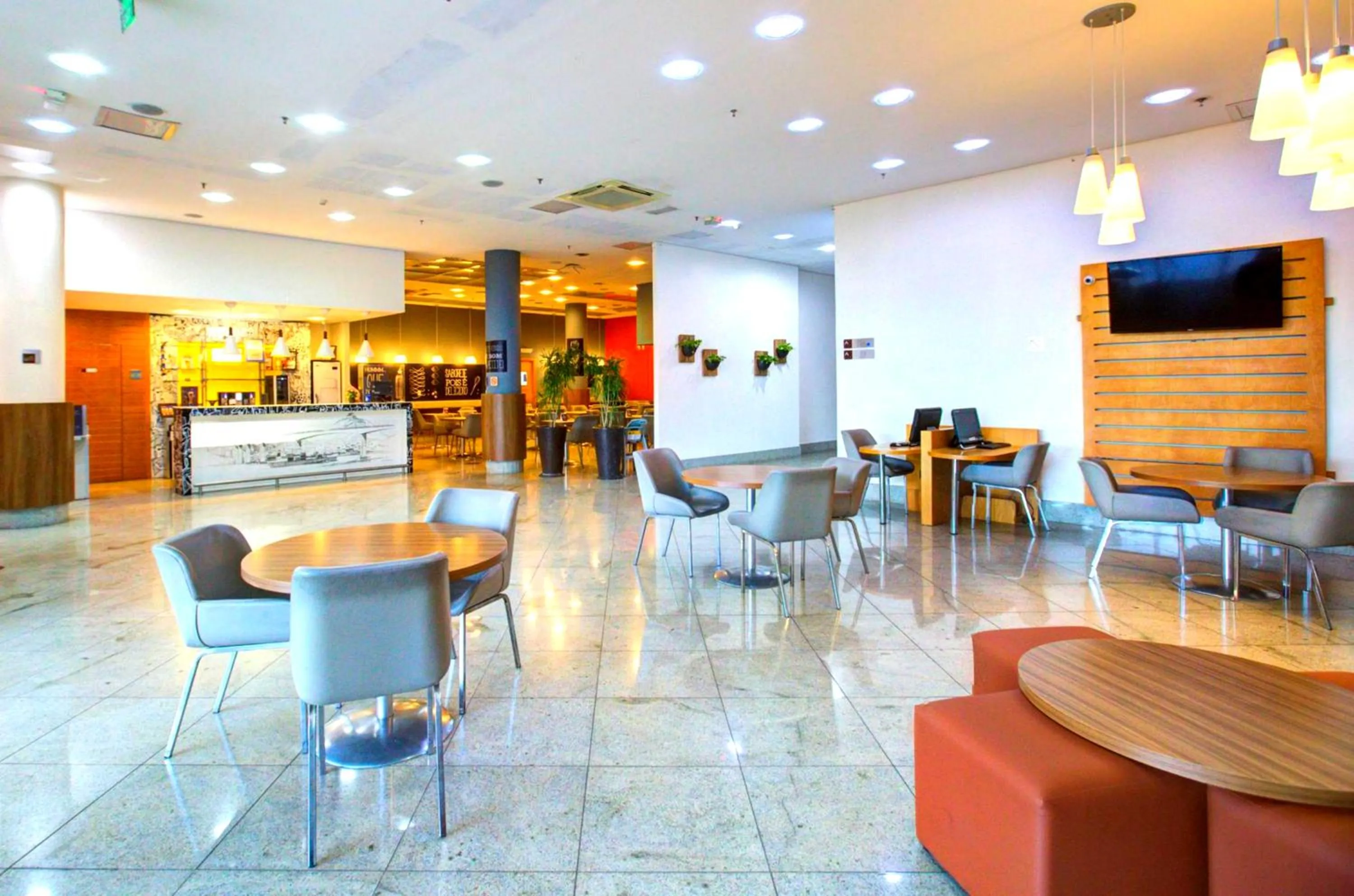 TV and multimedia in ibis Vitoria Praia de Camburi