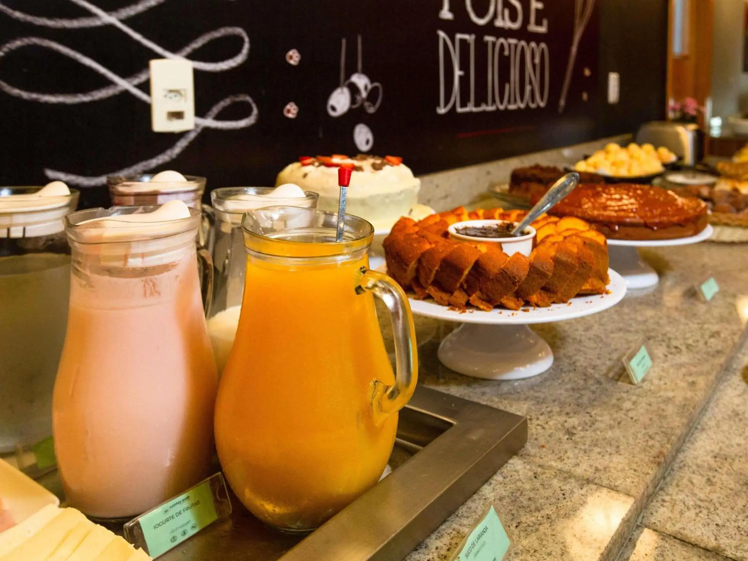 Restaurant/places to eat in ibis Vitoria Praia de Camburi Restaurant/places to eat in ibis Vitoria Praia de Camburi