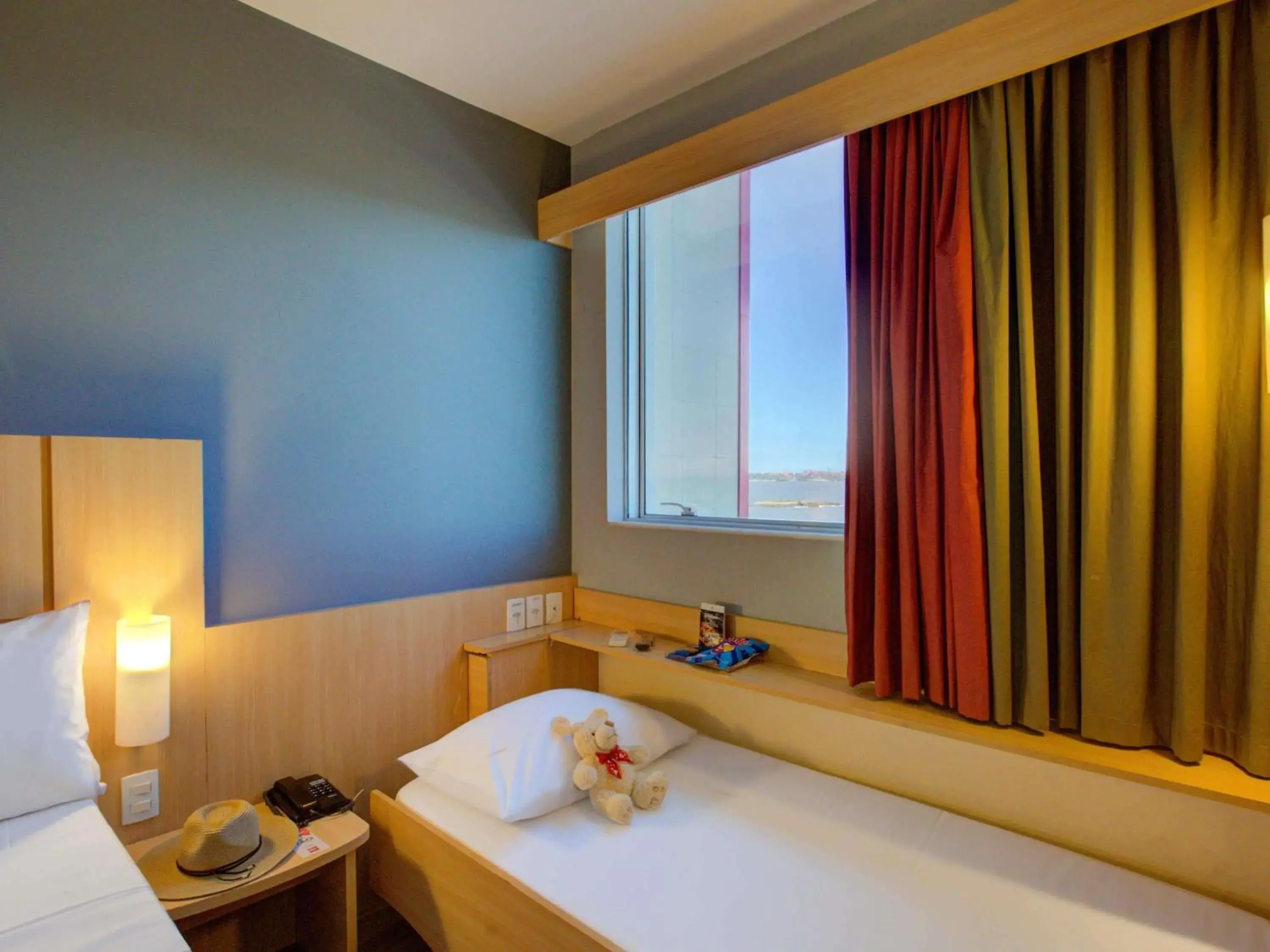 Bedroom, Bed in ibis Vitoria Praia de Camburi Bedroom, Bed in ibis Vitoria Praia de Camburi