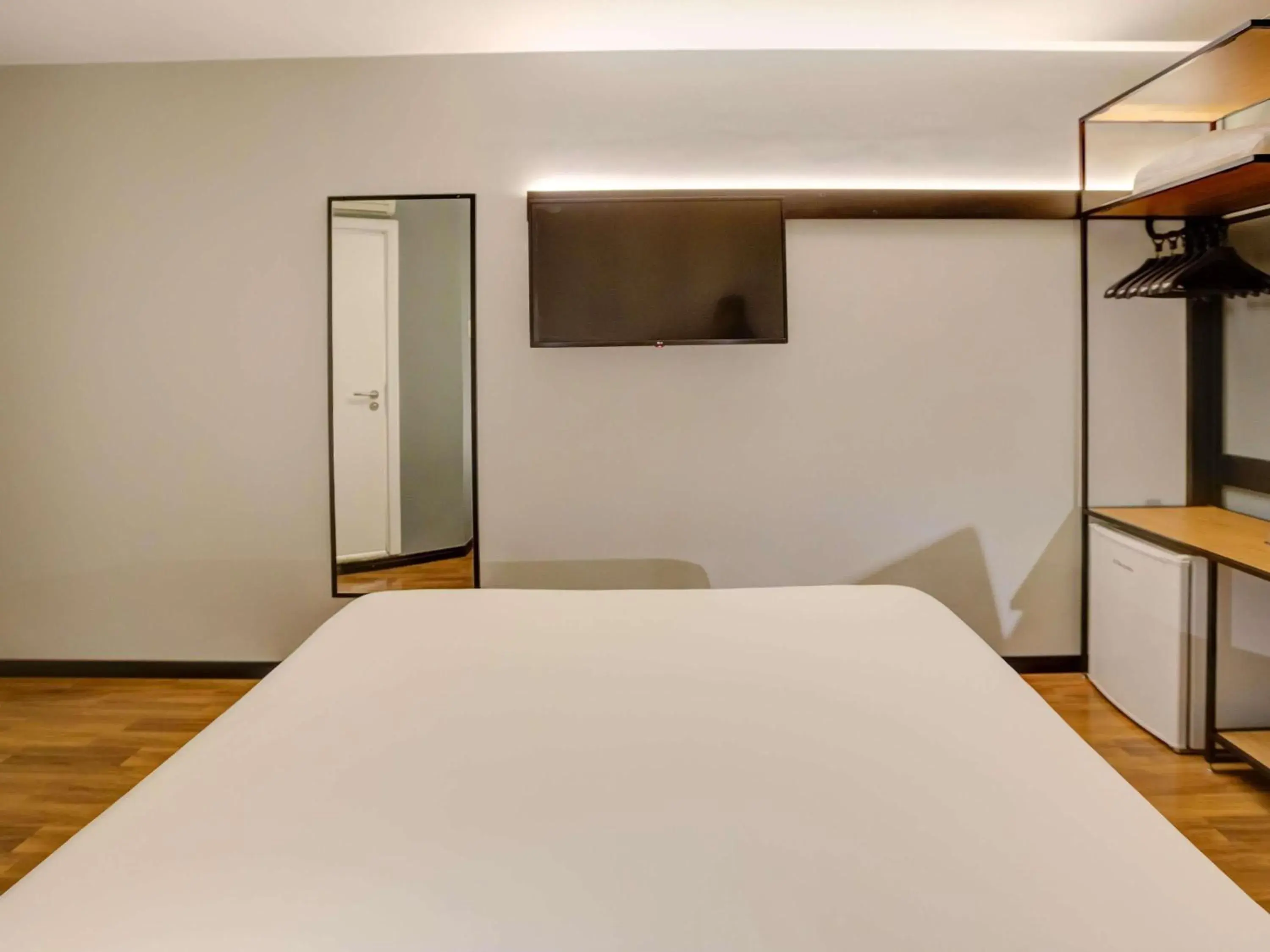 Bedroom, Bed in ibis Vitoria Praia de Camburi Bedroom, Bed in ibis Vitoria Praia de Camburi