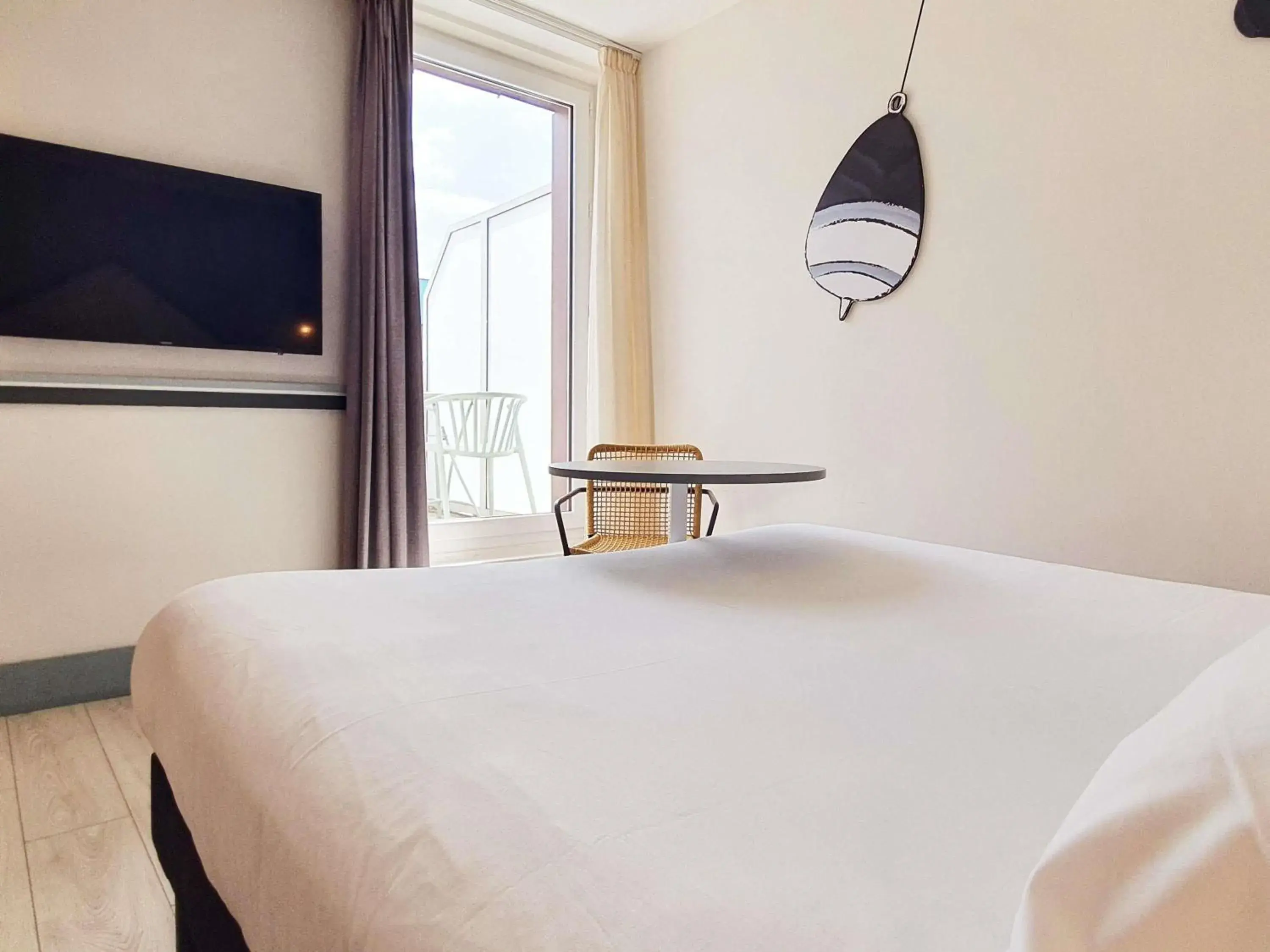 Bedroom, Bed in ibis Styles Arcachon Gujan Mestras Bedroom, Bed in ibis Styles Arcachon Gujan Mestras