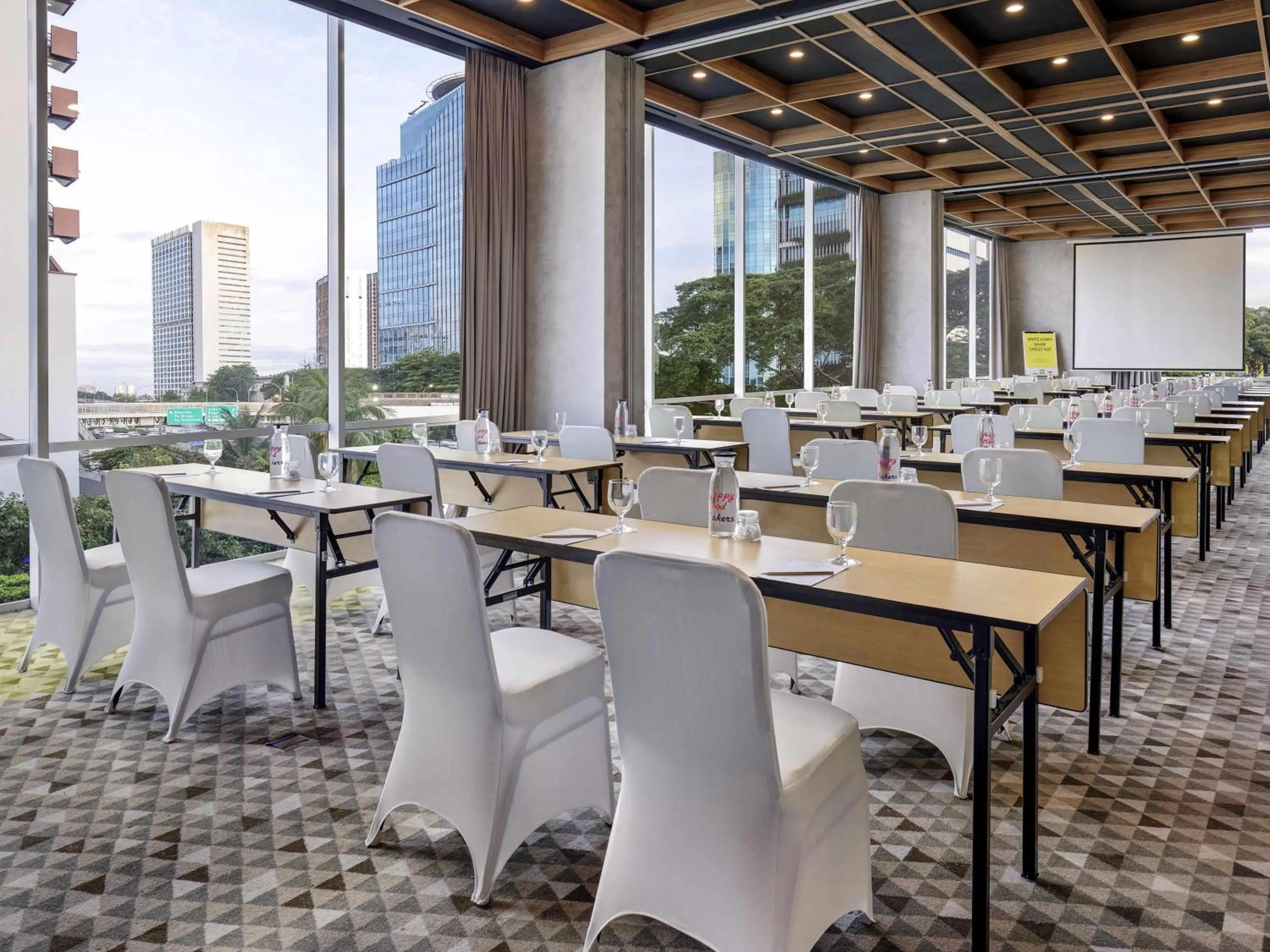 Meeting/conference room in ibis Styles Jakarta Simatupang