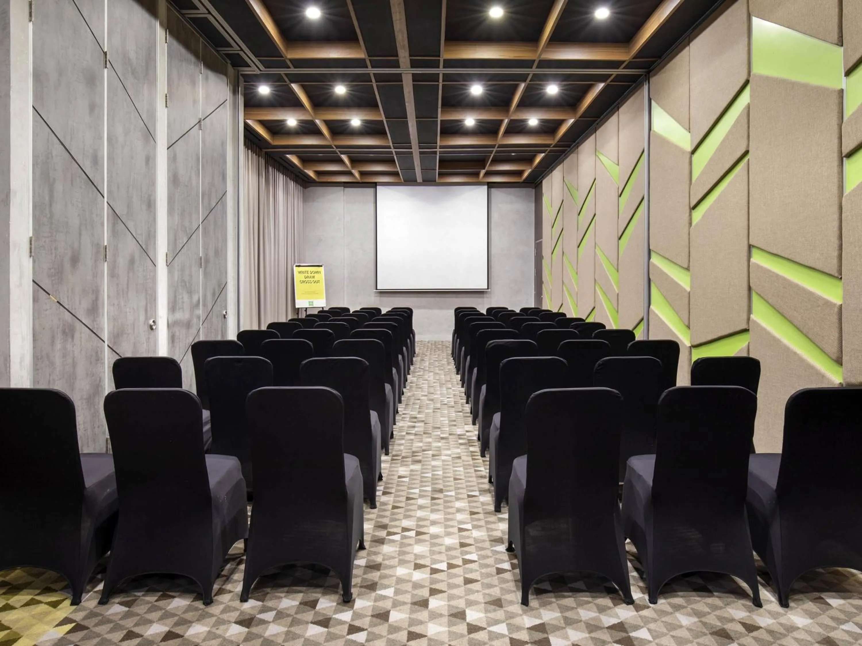 Meeting/conference room in ibis Styles Jakarta Simatupang