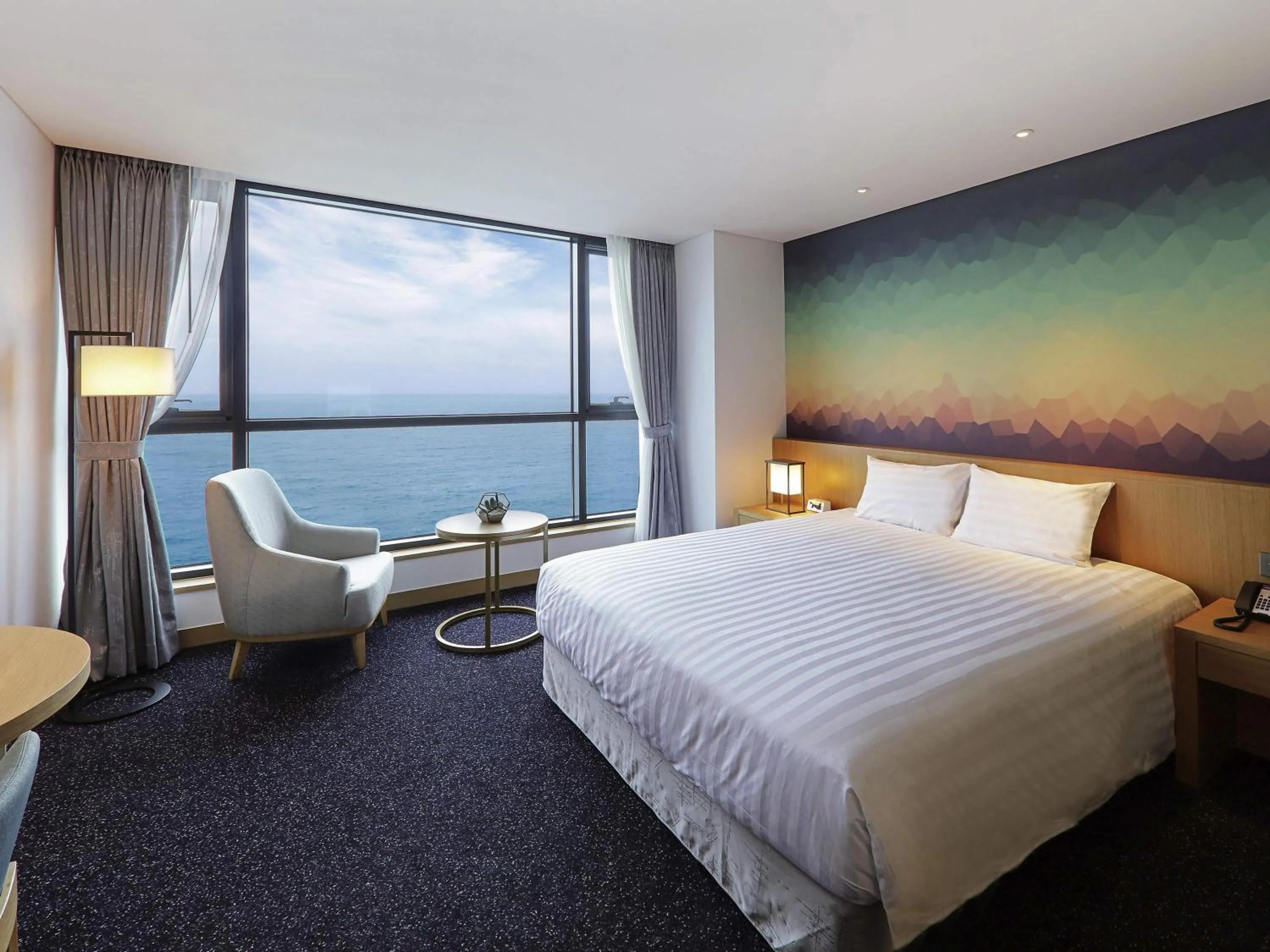 Bedroom, Bed in Mercure Ambassador Ulsan