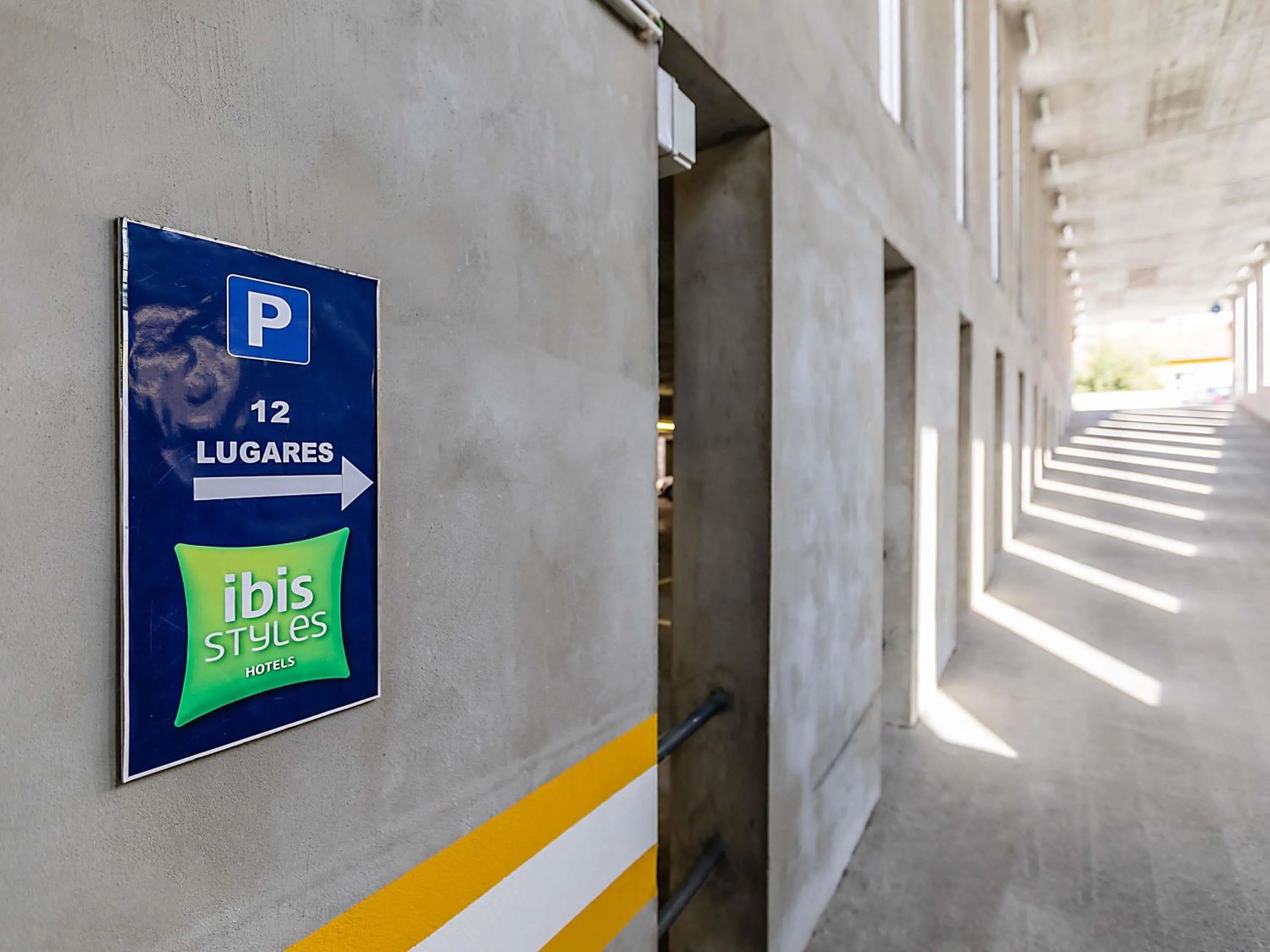 Property building in ibis Styles Chaves