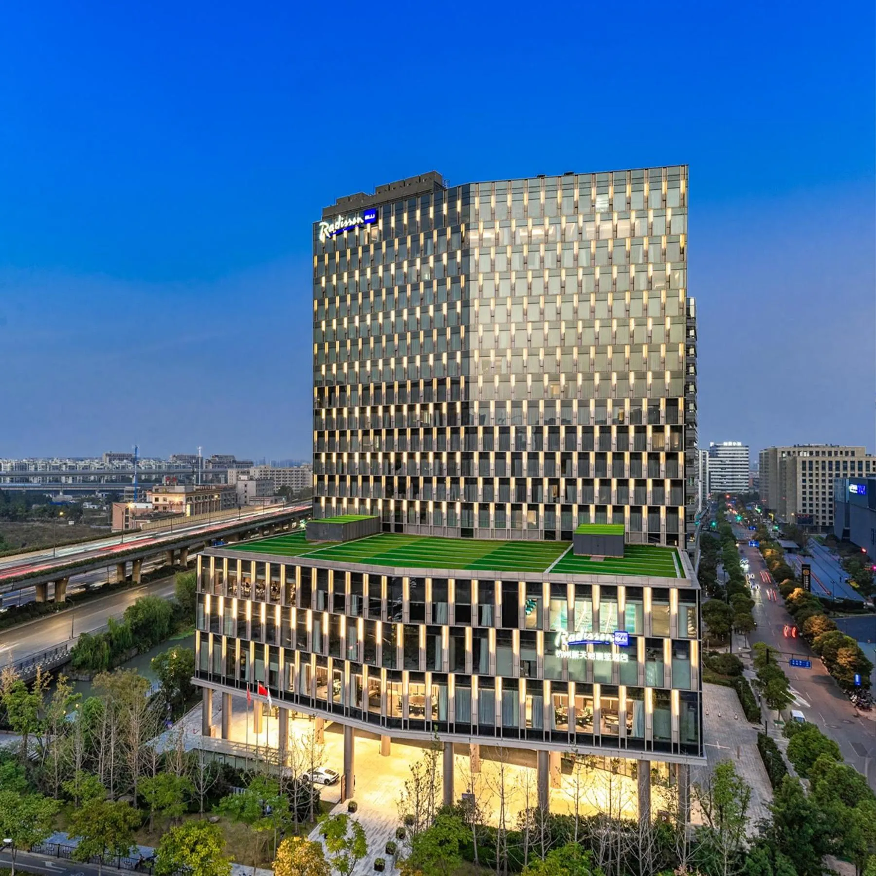 Property building in Radisson Blu Hangzhou Xintiandi