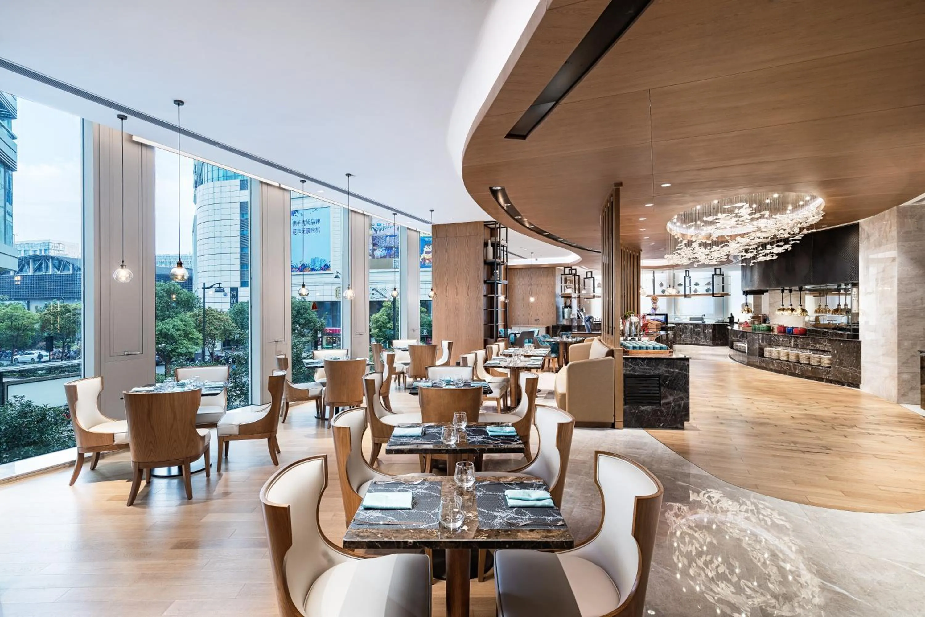 Restaurant/places to eat in Radisson Blu Hangzhou Xintiandi