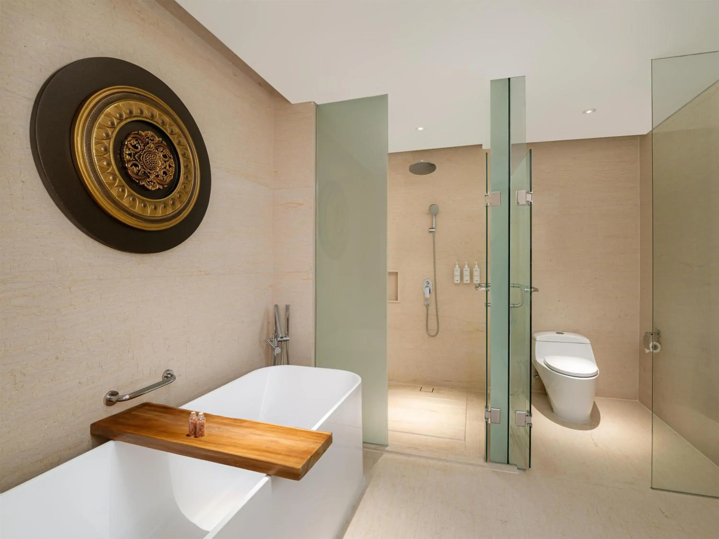 Bathroom in Radisson Lampung Kedaton Bathroom in Radisson Lampung Kedaton