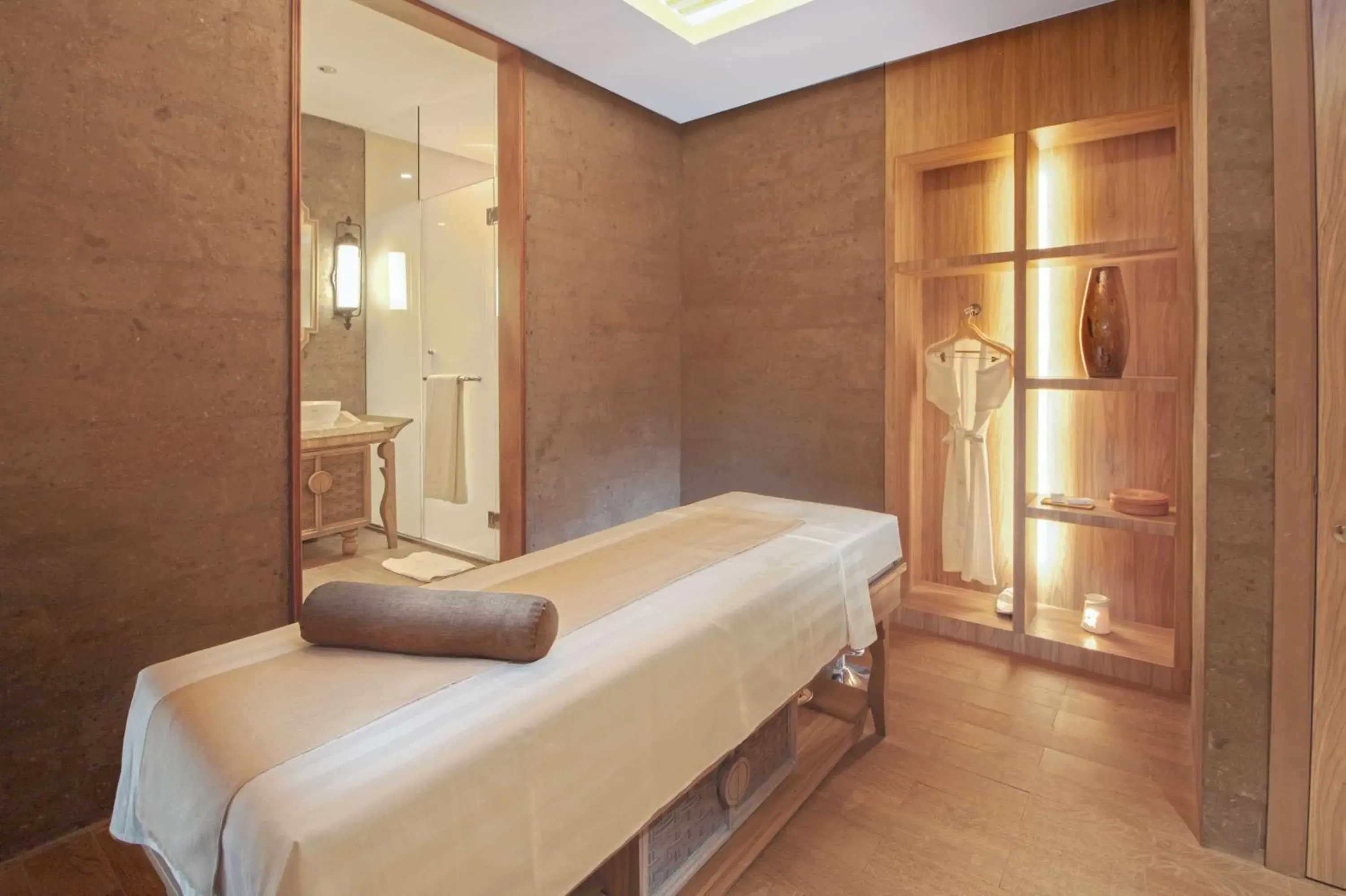 Spa and wellness centre/facilities, Bed in Radisson Lampung Kedaton Spa and wellness centre/facilities, Bed in Radisson Lampung Kedaton