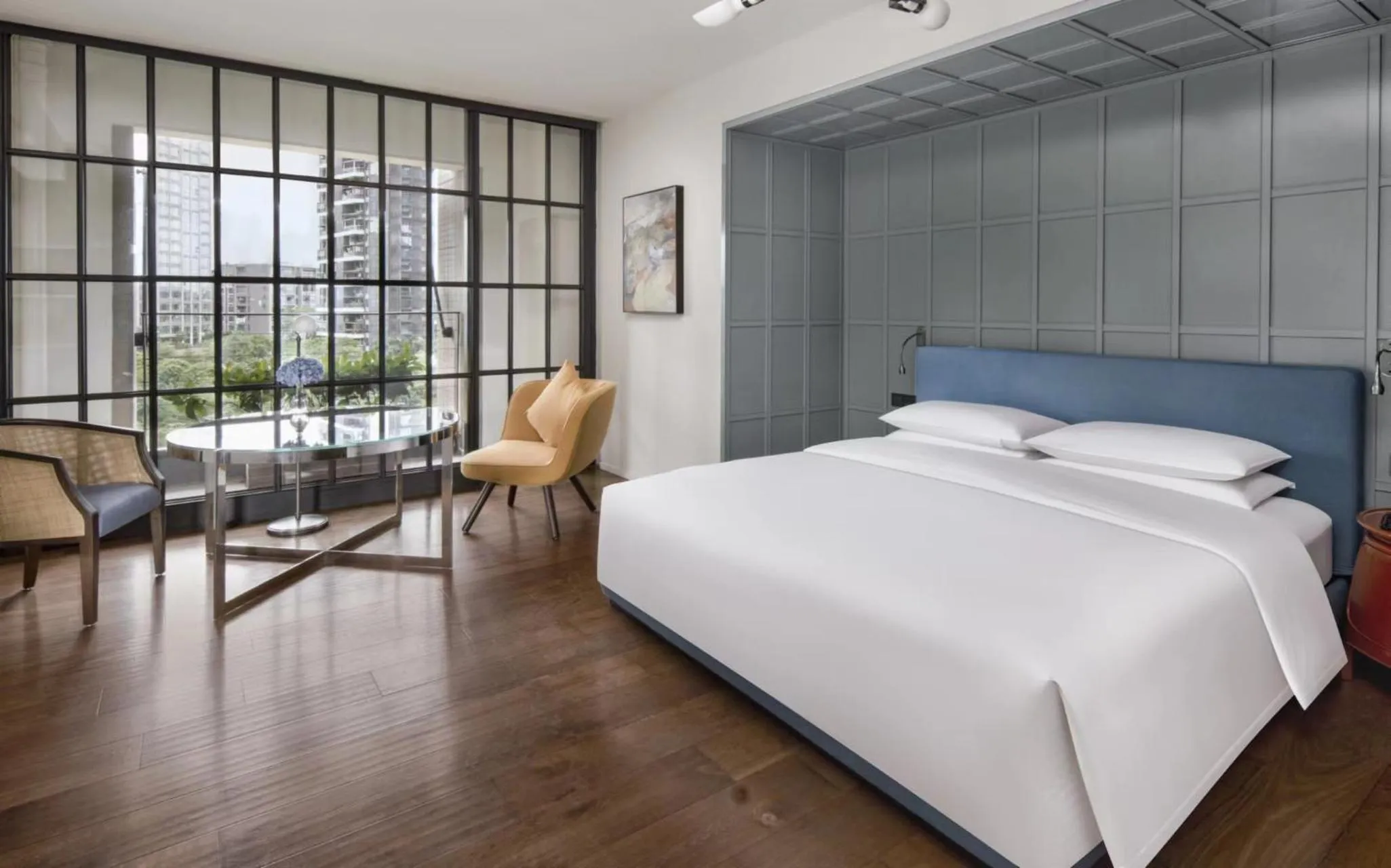 Photo of the whole room, Bed in Hotel Kapok Shenzhen HouHai (Close to Shenzhen Bay)