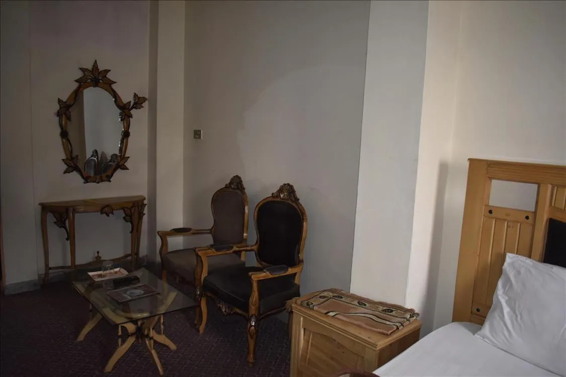 Bedroom in Hotel Royal Lodge