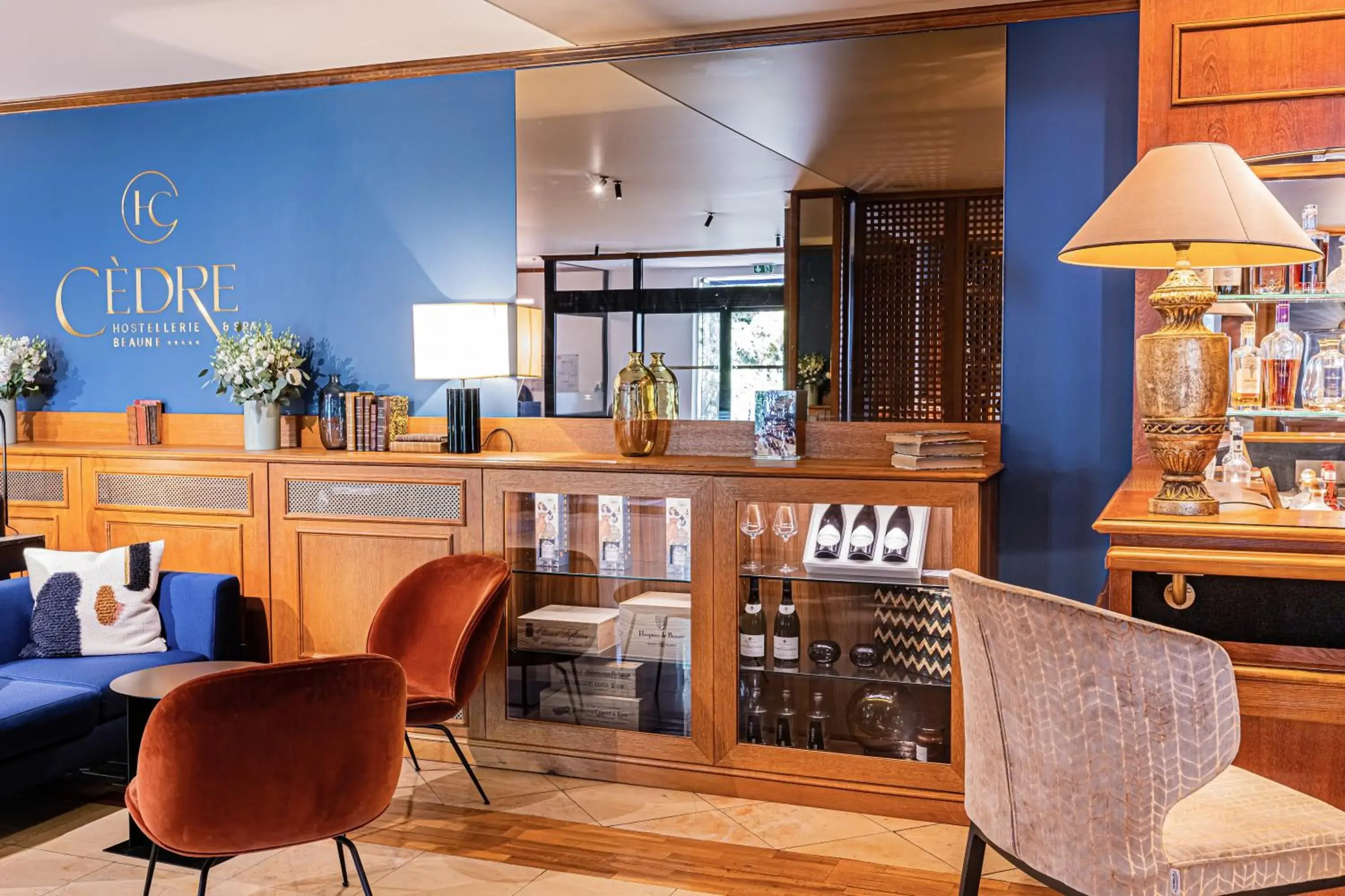 Lobby or reception in Hostellerie Cèdre & Spa Beaune Lobby or reception in Hostellerie Cèdre & Spa Beaune