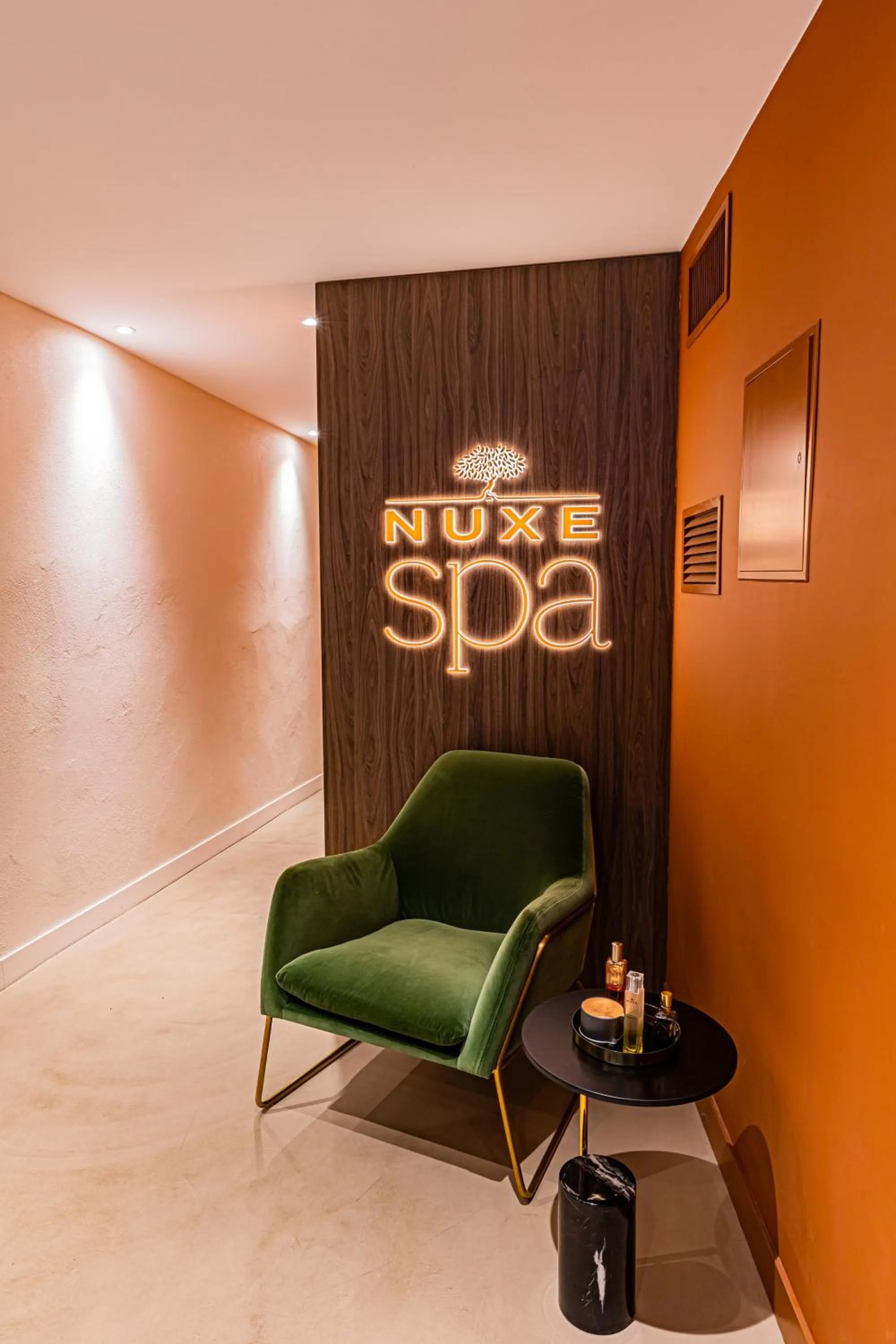 Spa and wellness centre/facilities in Hostellerie Cèdre & Spa Beaune