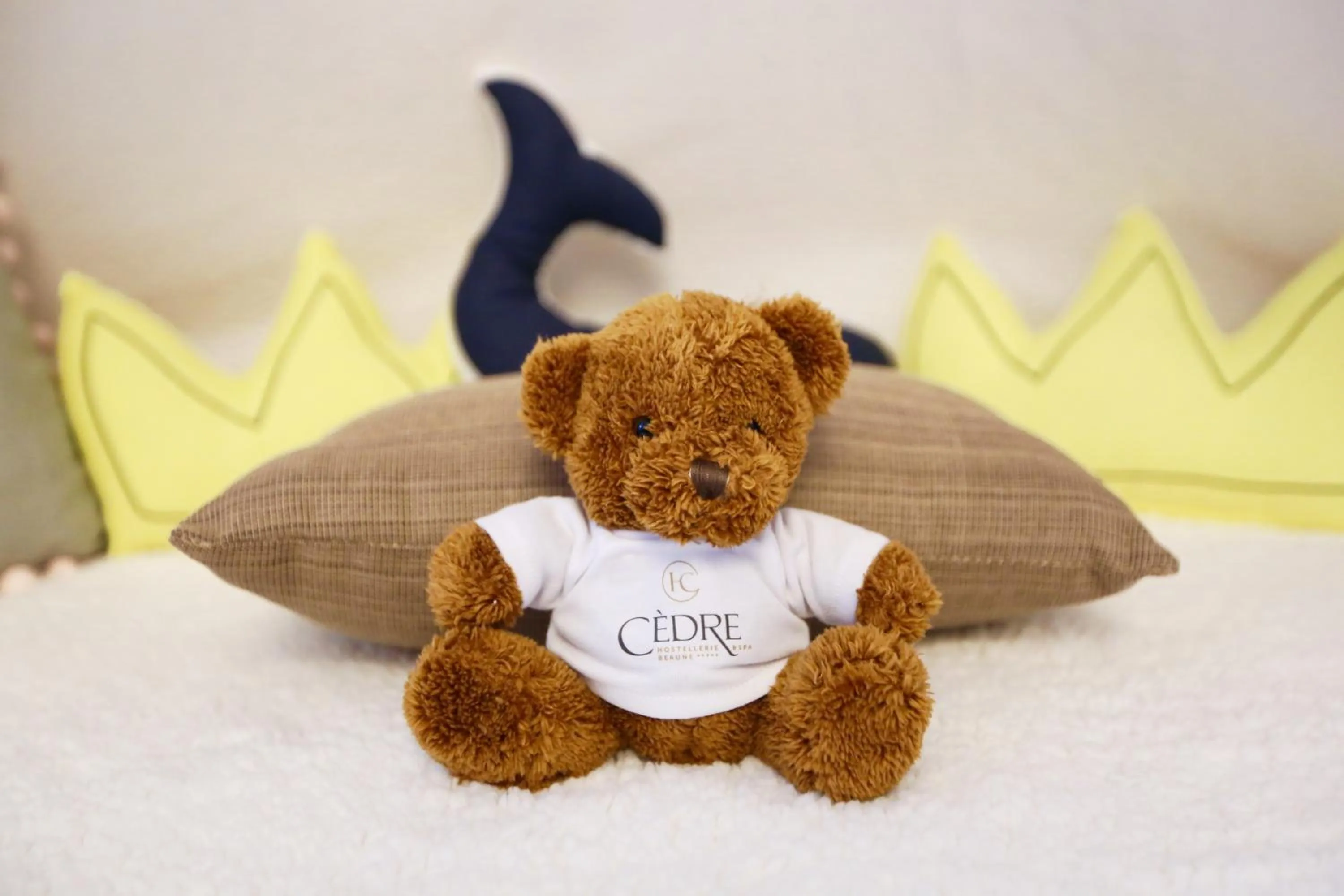 young children, Bed in Hostellerie Cèdre & Spa Beaune