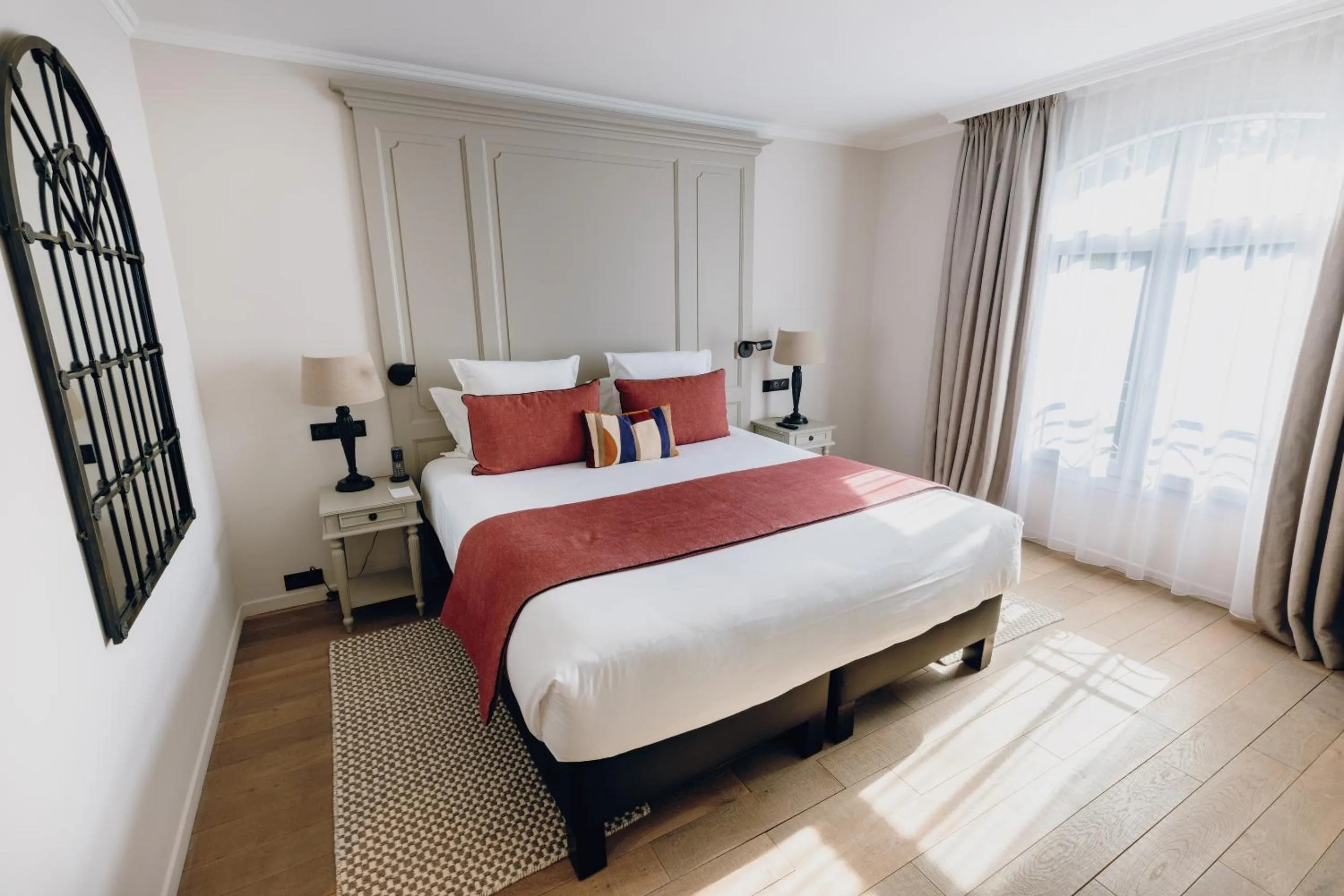 Bed in Hostellerie Cèdre & Spa Beaune