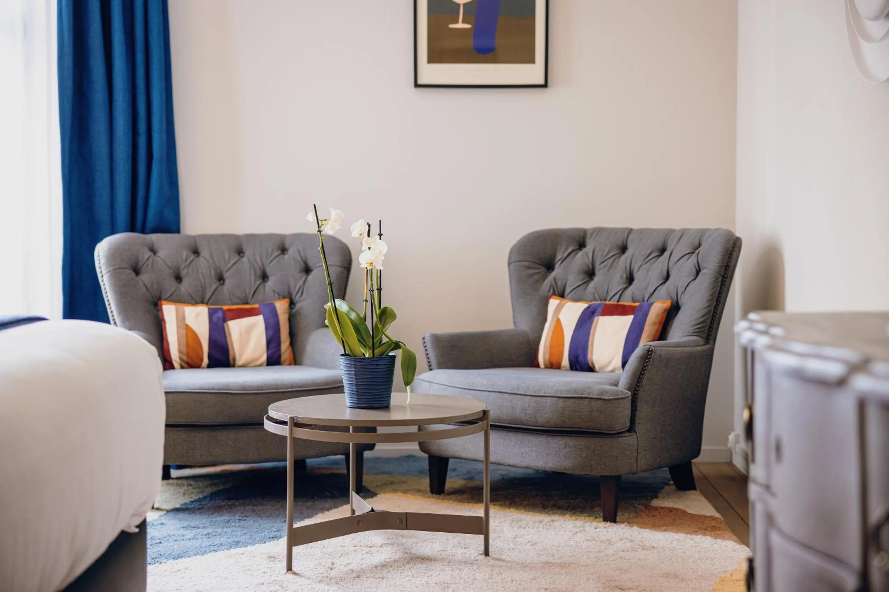 Seating area in Hostellerie Cèdre & Spa Beaune