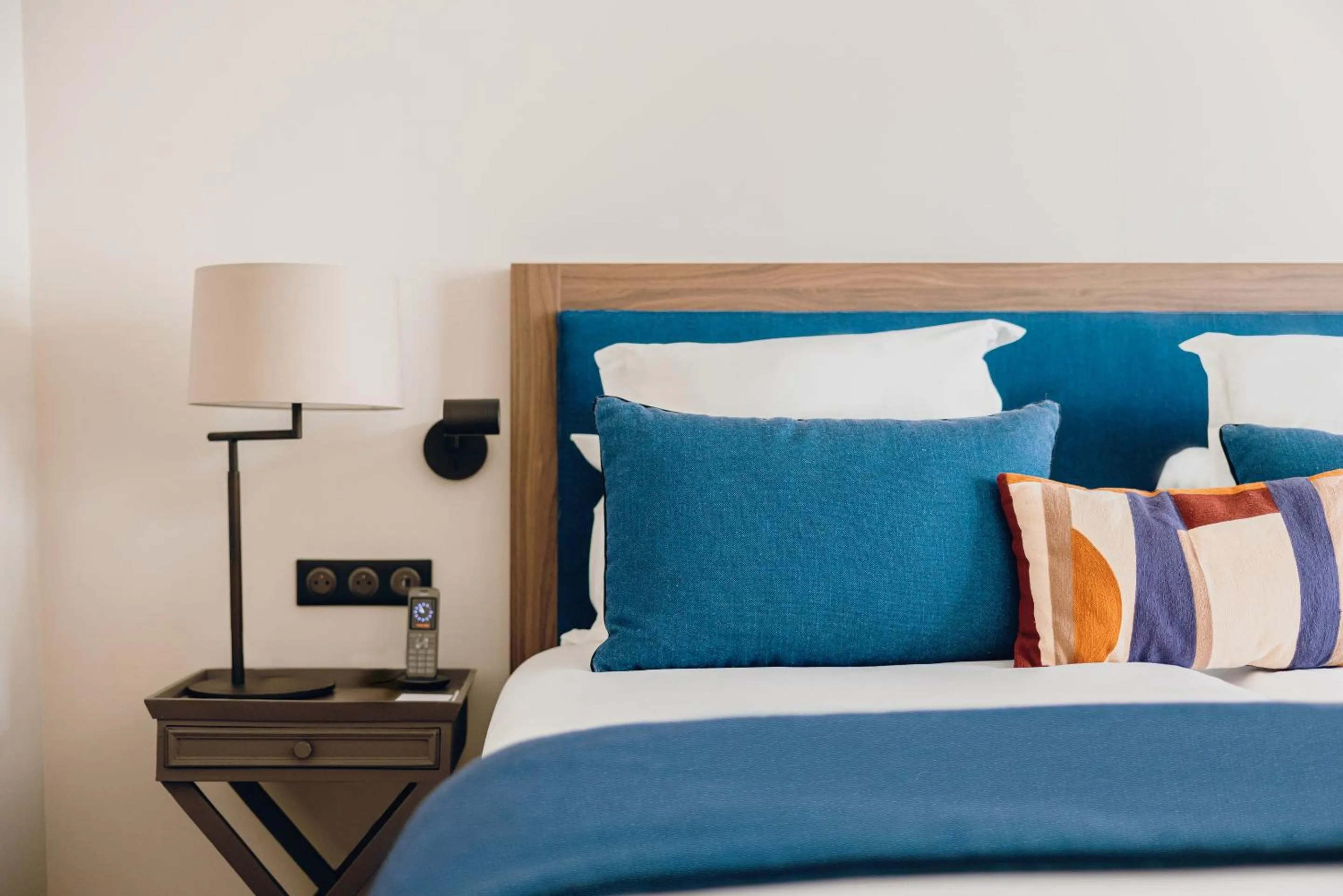 Bed in Hostellerie Cèdre & Spa Beaune