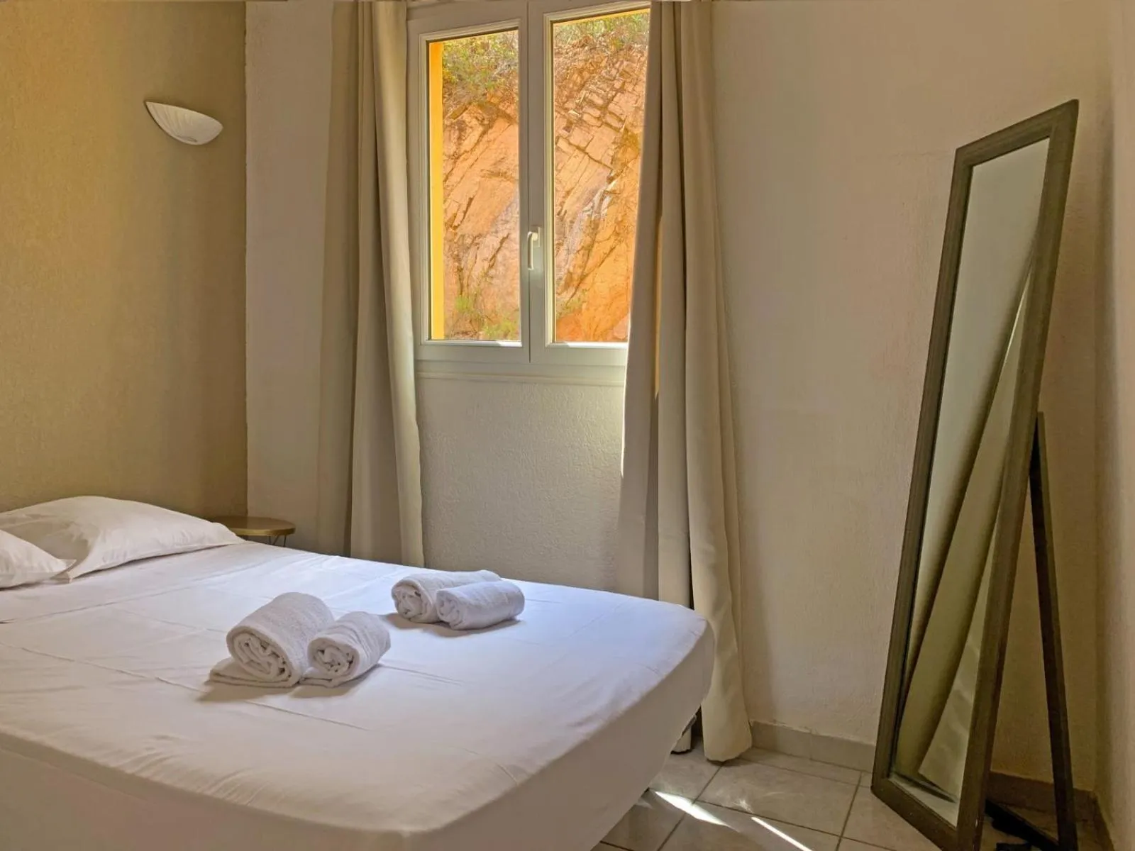 Bed in Résidence Maora Village