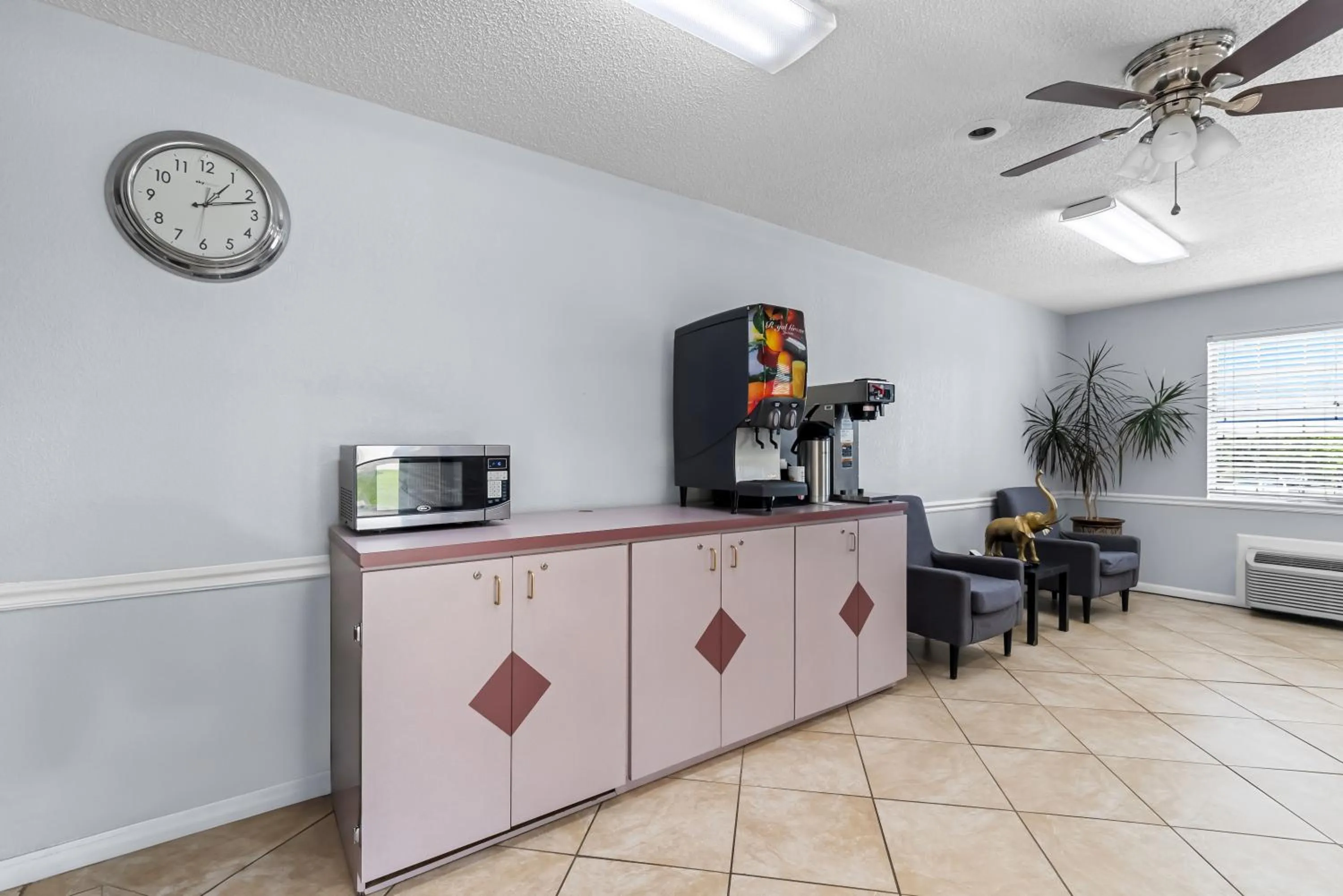 Coffee/tea facilities in America's Best Value Inn-Athens